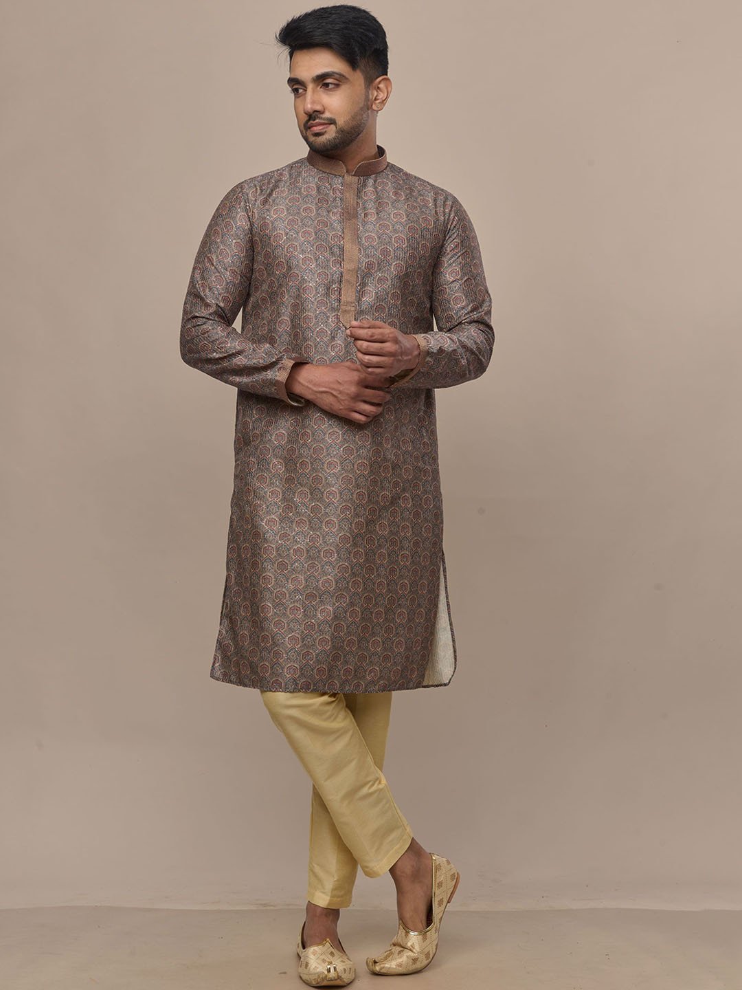 

KHAAS Men Thread Work Kurta, Coffee brown