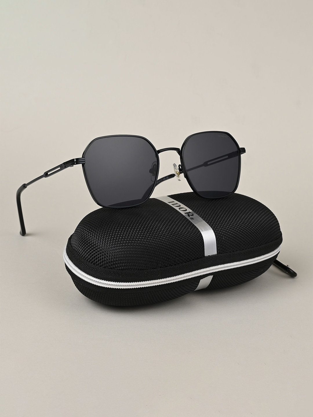 IDOR Unisex Oval Sunglasses with UV Protected Lens, Black