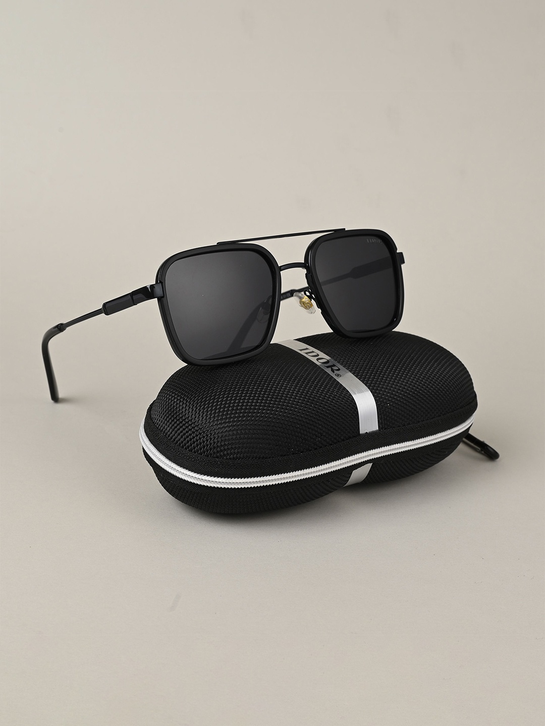 

IDOR Unisex Square Sunglasses with Polarised Lens ID-58461-C1, Black