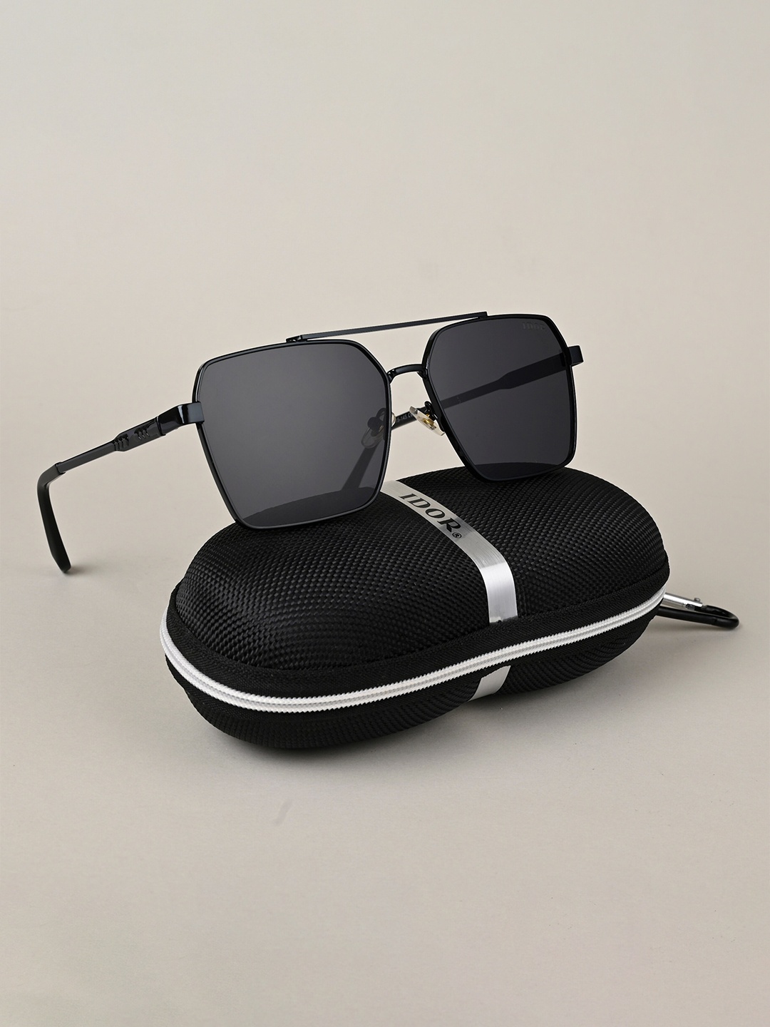 

IDOR Unisex Square Sunglasses with UV Protected Lens, Black