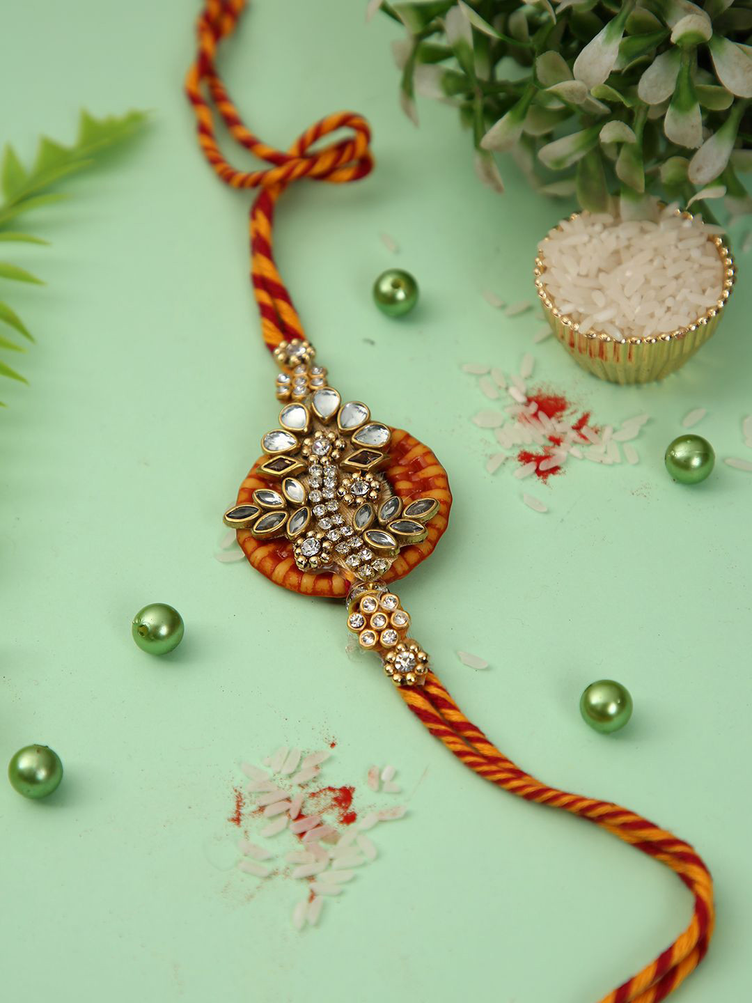

Aapno Rajasthan Thread Rakhi, Gold