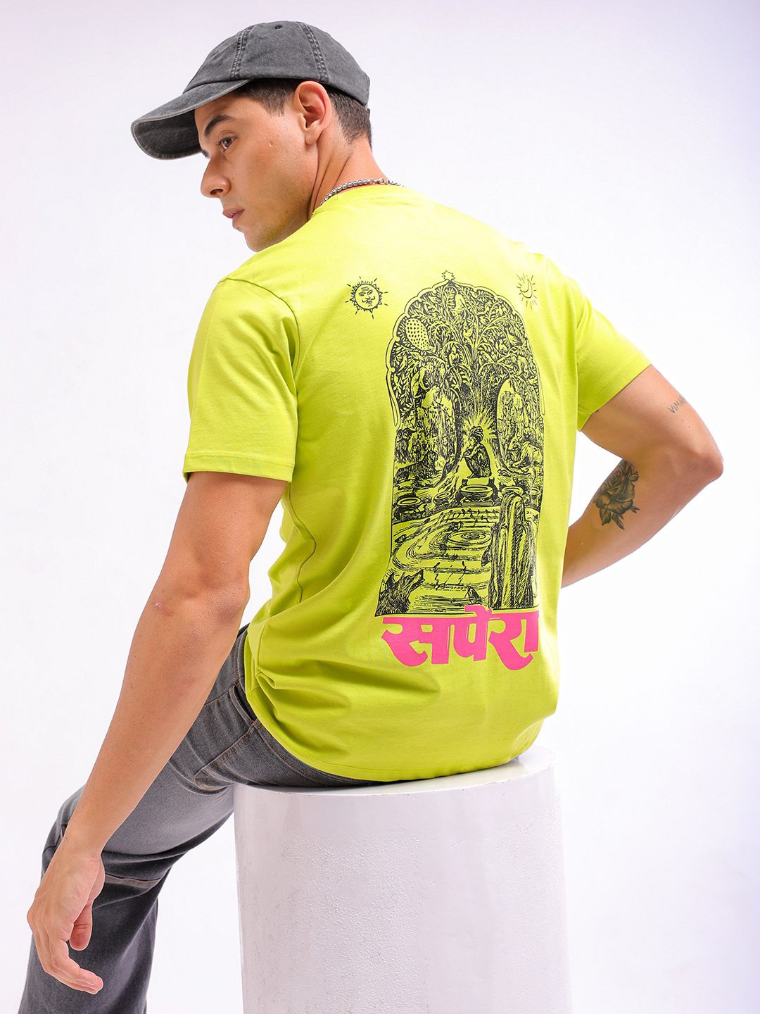 

The Indian Garage Co Men Graphic Printed Round Neck Slim Fit T-shirt, Lime green