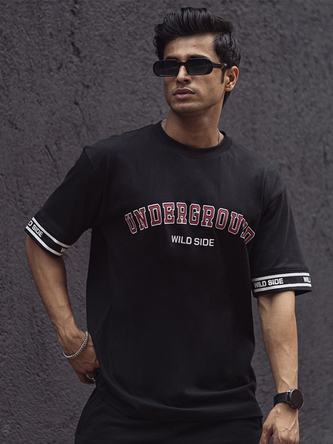 

Powerlook Men Typography Printed Round Neck Oversized T-shirt, Black
