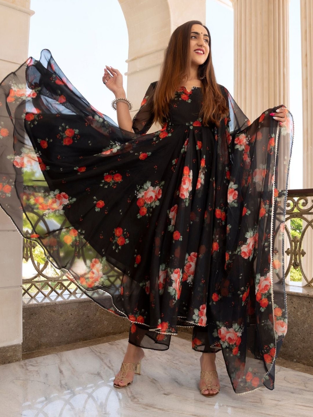 

Pomcha Women Floral Printed Empire Gotta Patti Kurta with Palazzos & With Dupatta, Black