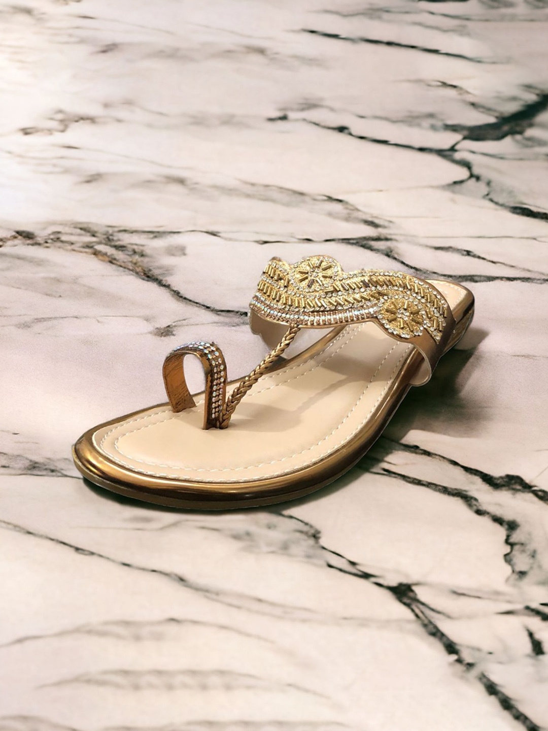 

Glitzy Galz Women Ethnic Embellished One Toe Flats, Gold