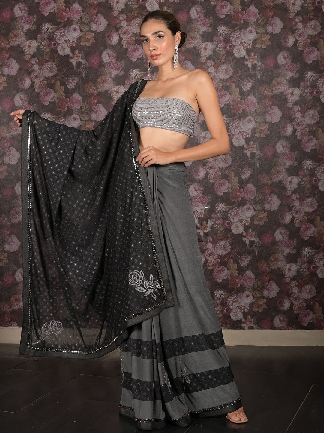 

ODETTE Floral Embellished Saree, Grey