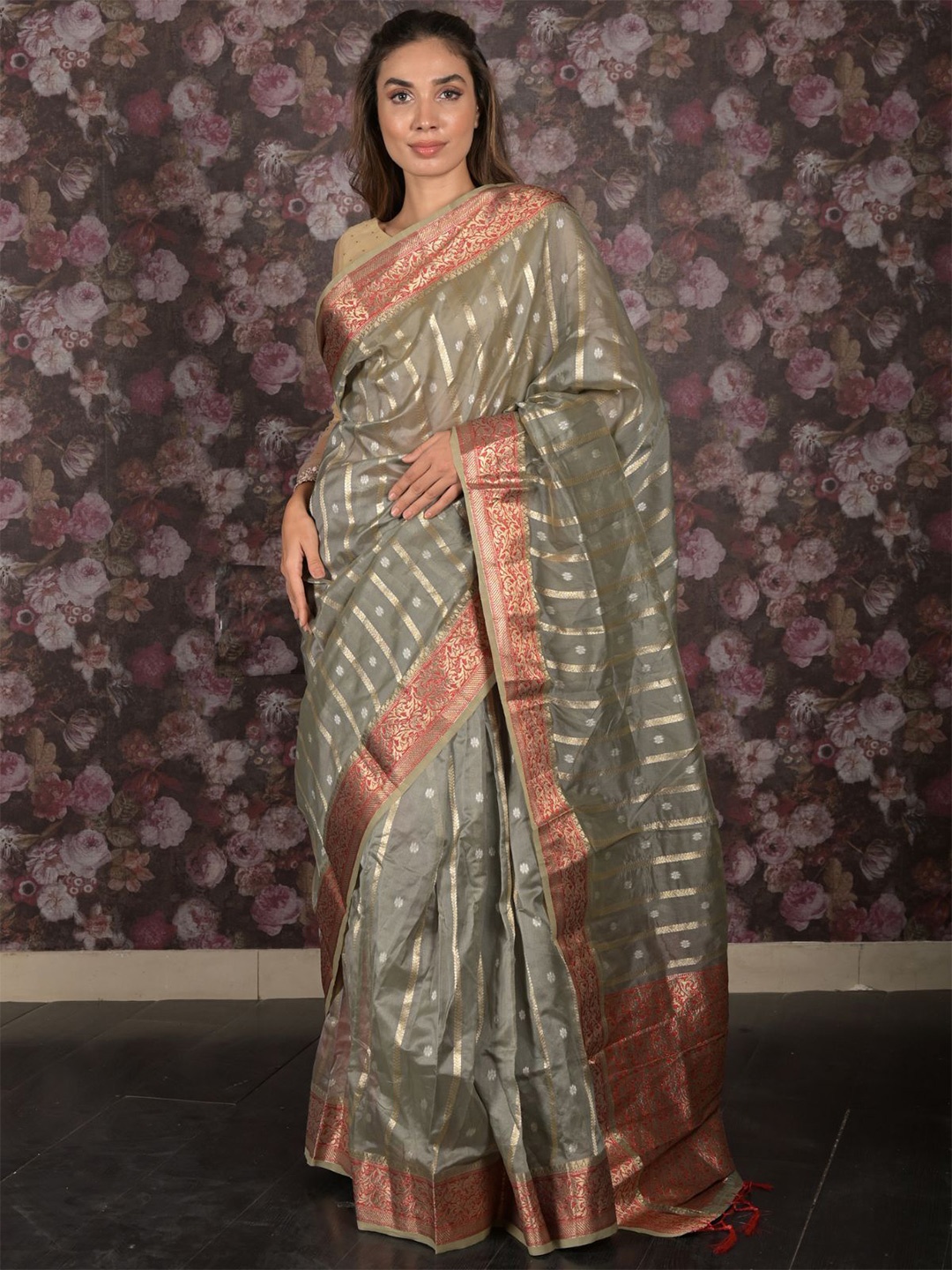 

ODETTE Striped Woven Design Zari Saree, Grey