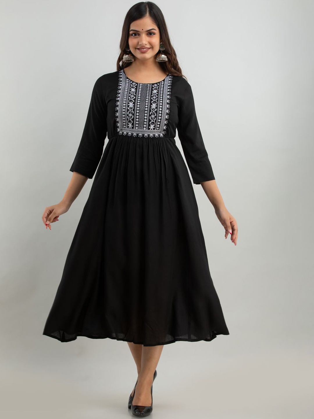 

Arudhi Women Yoke Design Flared Sleeves Thread Work Handloom Anarkali Kurta, Black