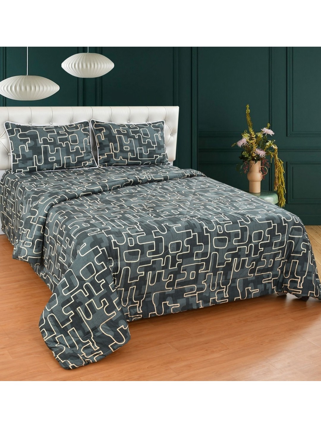 

Nivasam Green & White Geometric Cotton 4 Piece Double King Superfine Bedding Set
