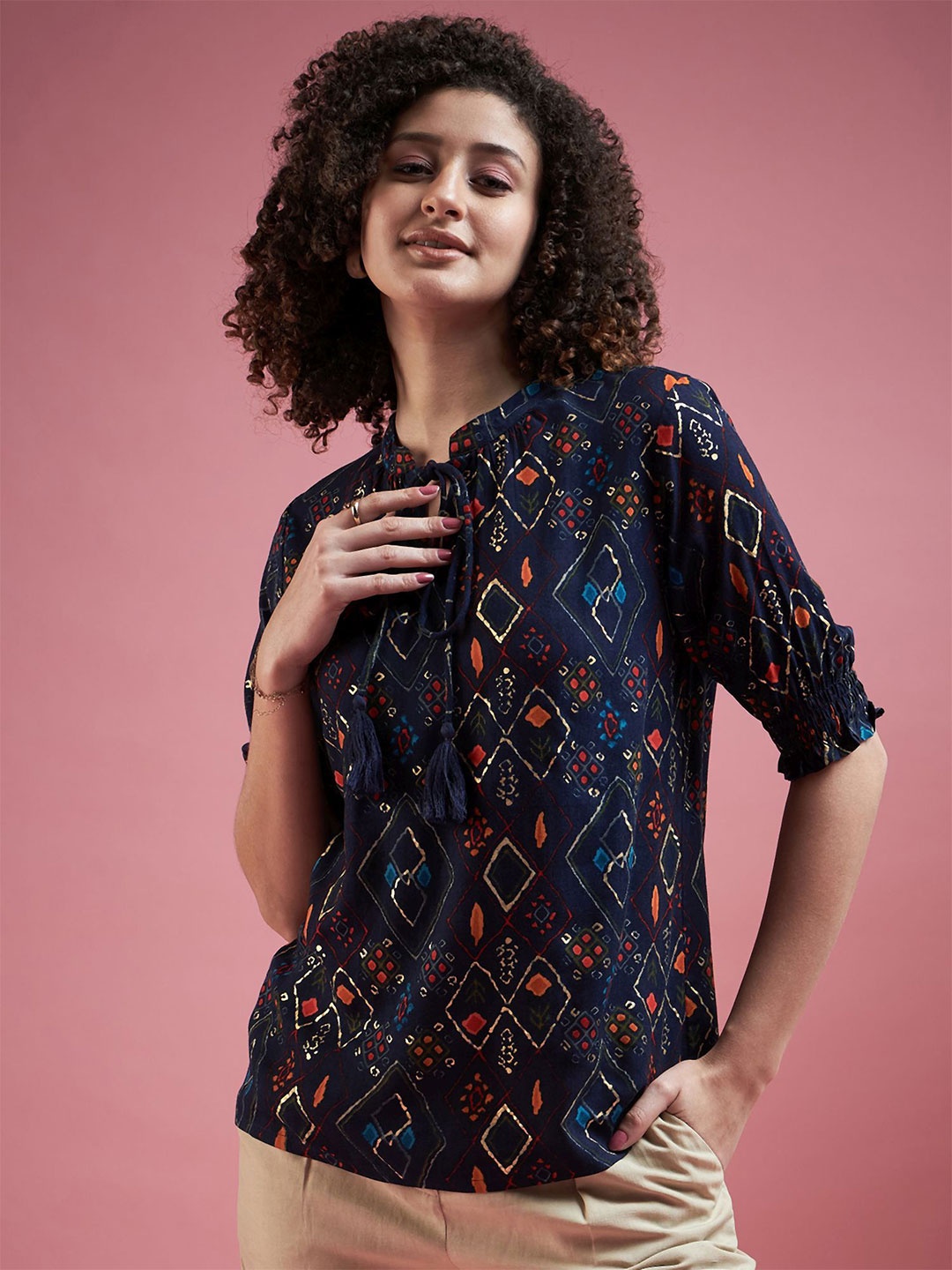 

DressBerry Geometric Printed Mandarin Collar Shirt Style Top, Black