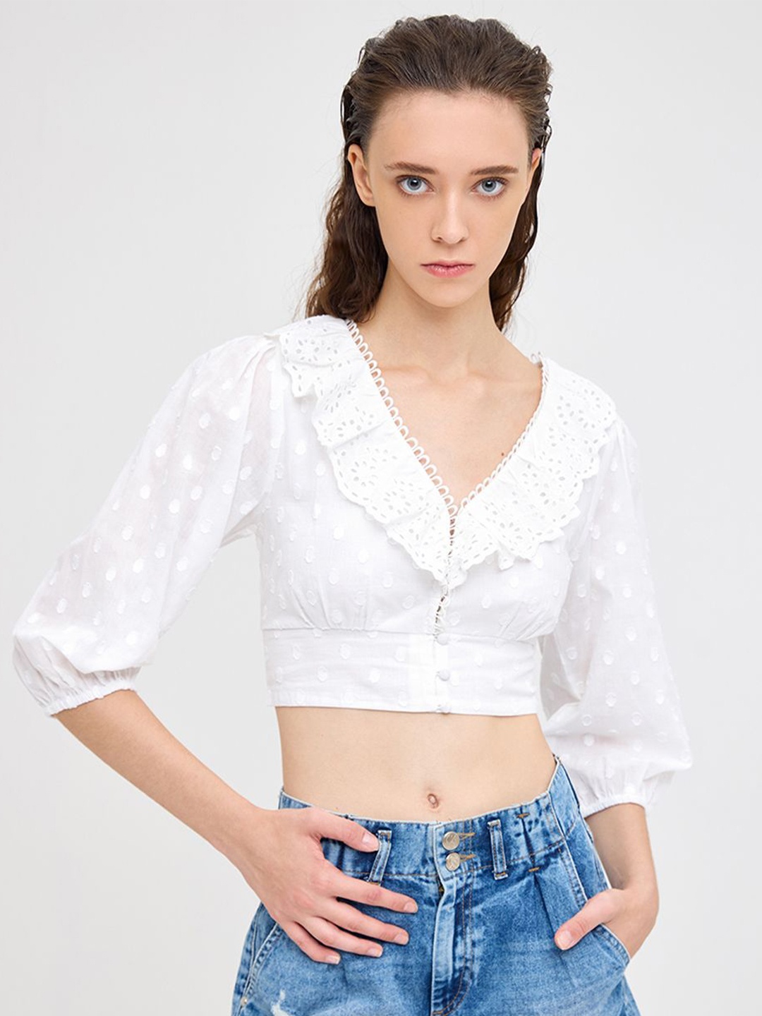

COVER STORY V-Neck Cotton Crop Top, White