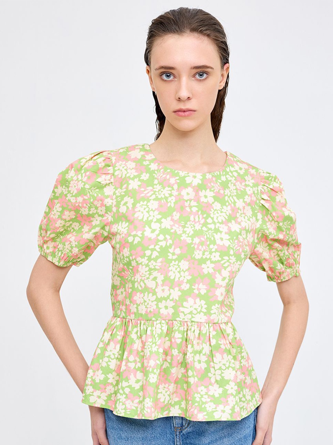 

COVER STORY Floral Printed Round Neck Peplum Top, Green