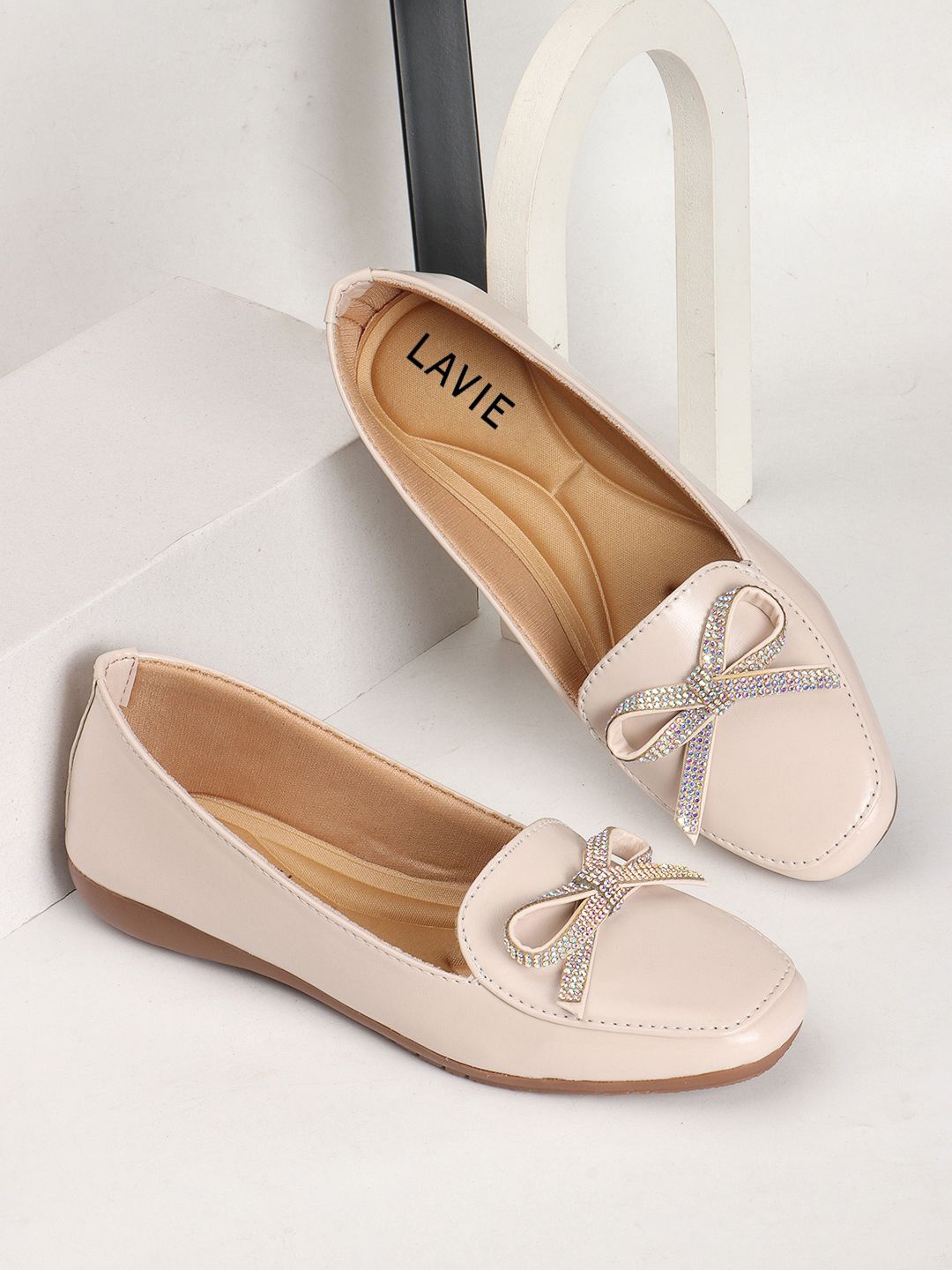 

Lavie Women Solid Ballerinas with Bows Flats, Cream