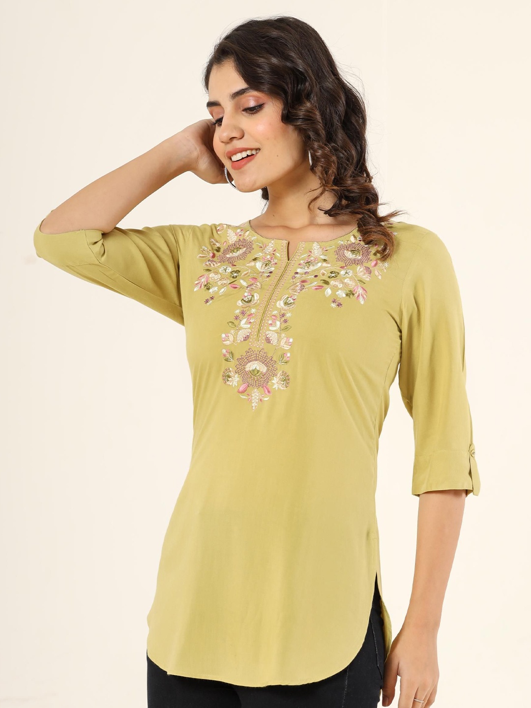 

Anouk Round Neck Embroidered Ethnic Top, Green