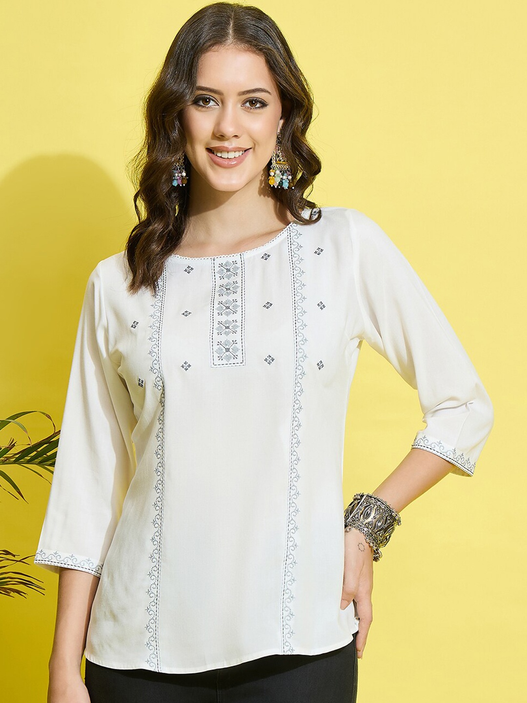 

Anouk Round Neck Printed Ethnic Top, White