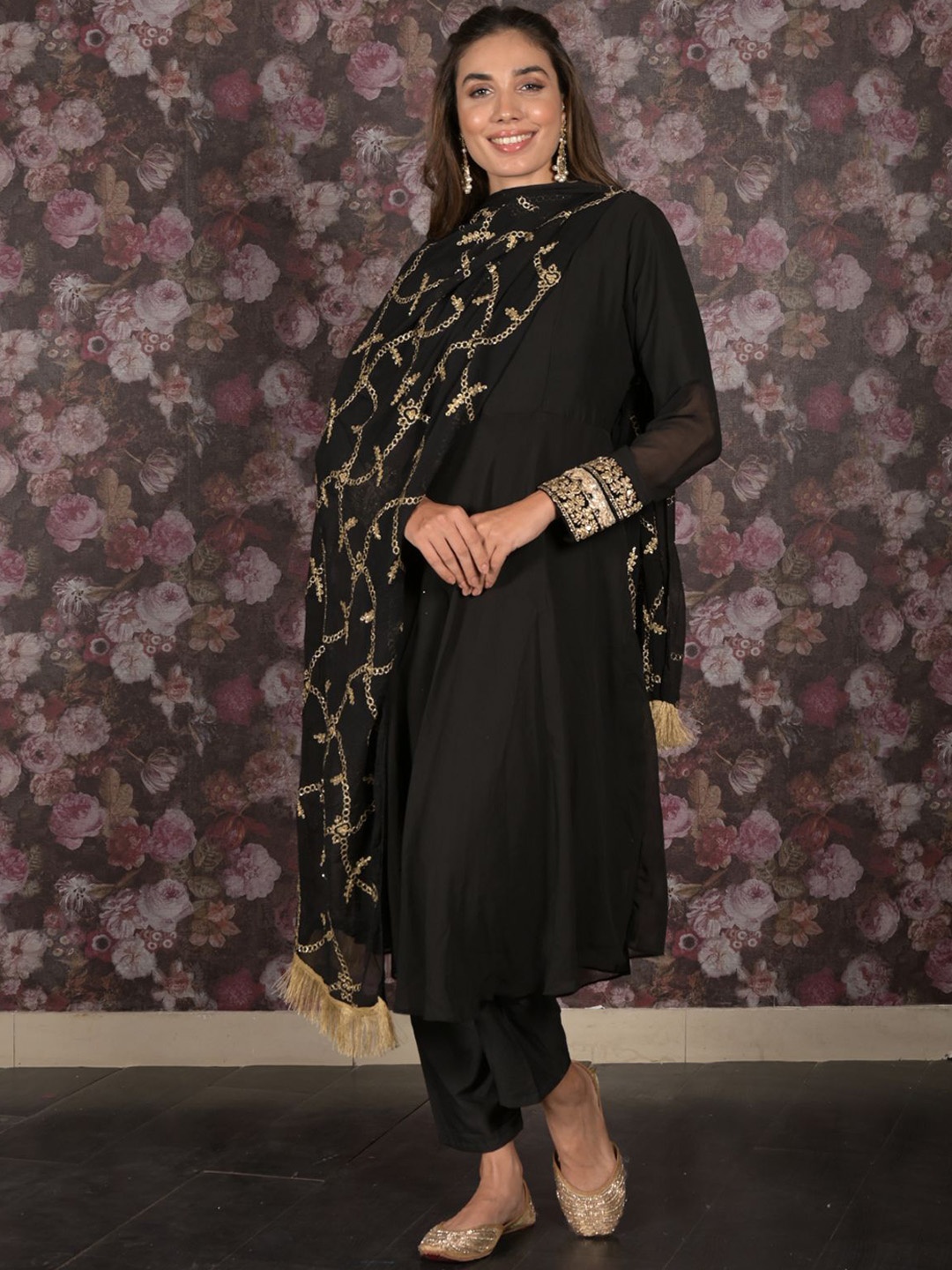 

ODETTE Women Solid Regular Kurta with Trousers & With Dupatta, Black
