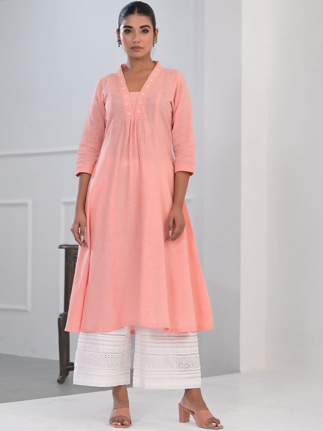 

ARAVALII Women Floral Embroidered Pure Cotton Thread Work A-Line Kurta, Peach
