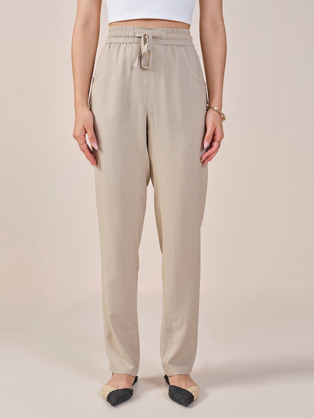 

AND Women Mid Rise Regular Fit Trousers, Off white