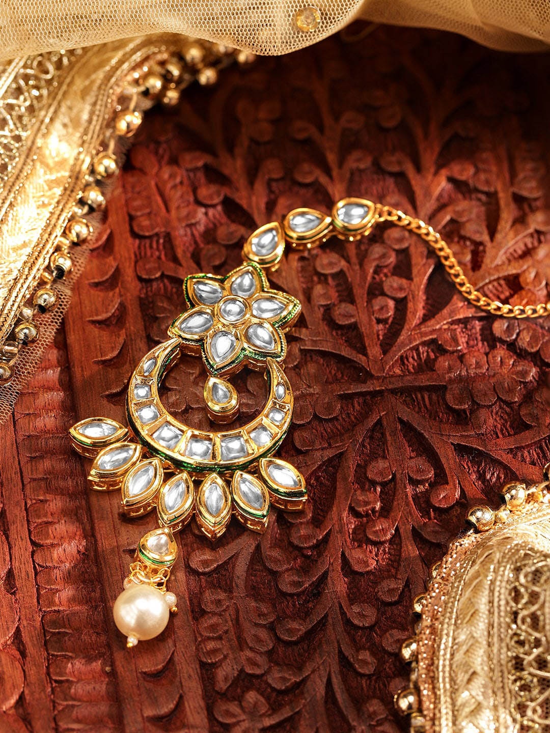 

Priyaasi Gold-Plated Kundan Studded Maang Tikka Head Jewellery