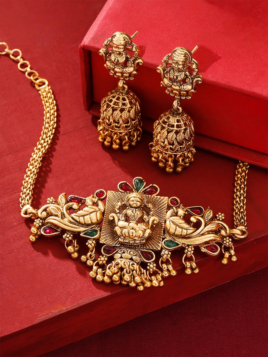 

Yellow Chimes Women Gold-Plated Stone Studded Jewellery Set