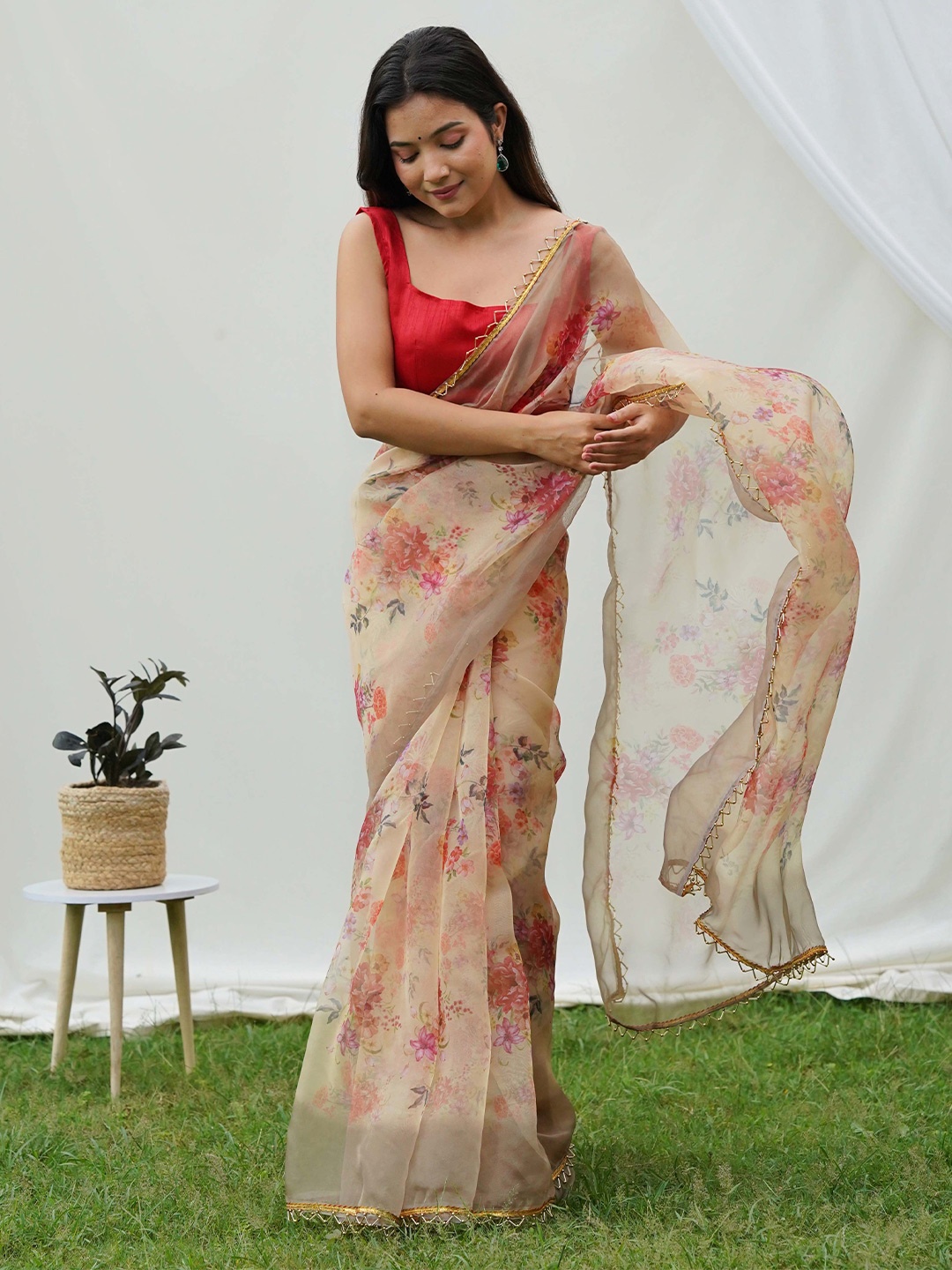 

Vastrasky Global Floral Beads and Stones Organza Saree, Orange