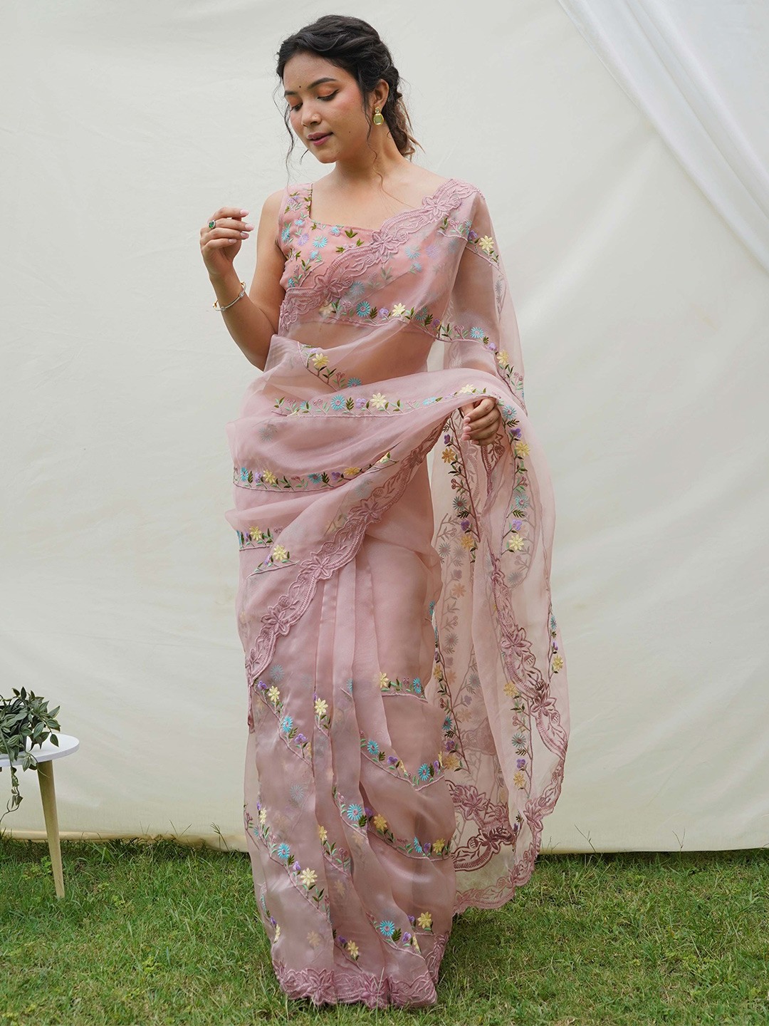

Vastrasky Global Ethnic Motifs Embroidered Organza Saree, Pink