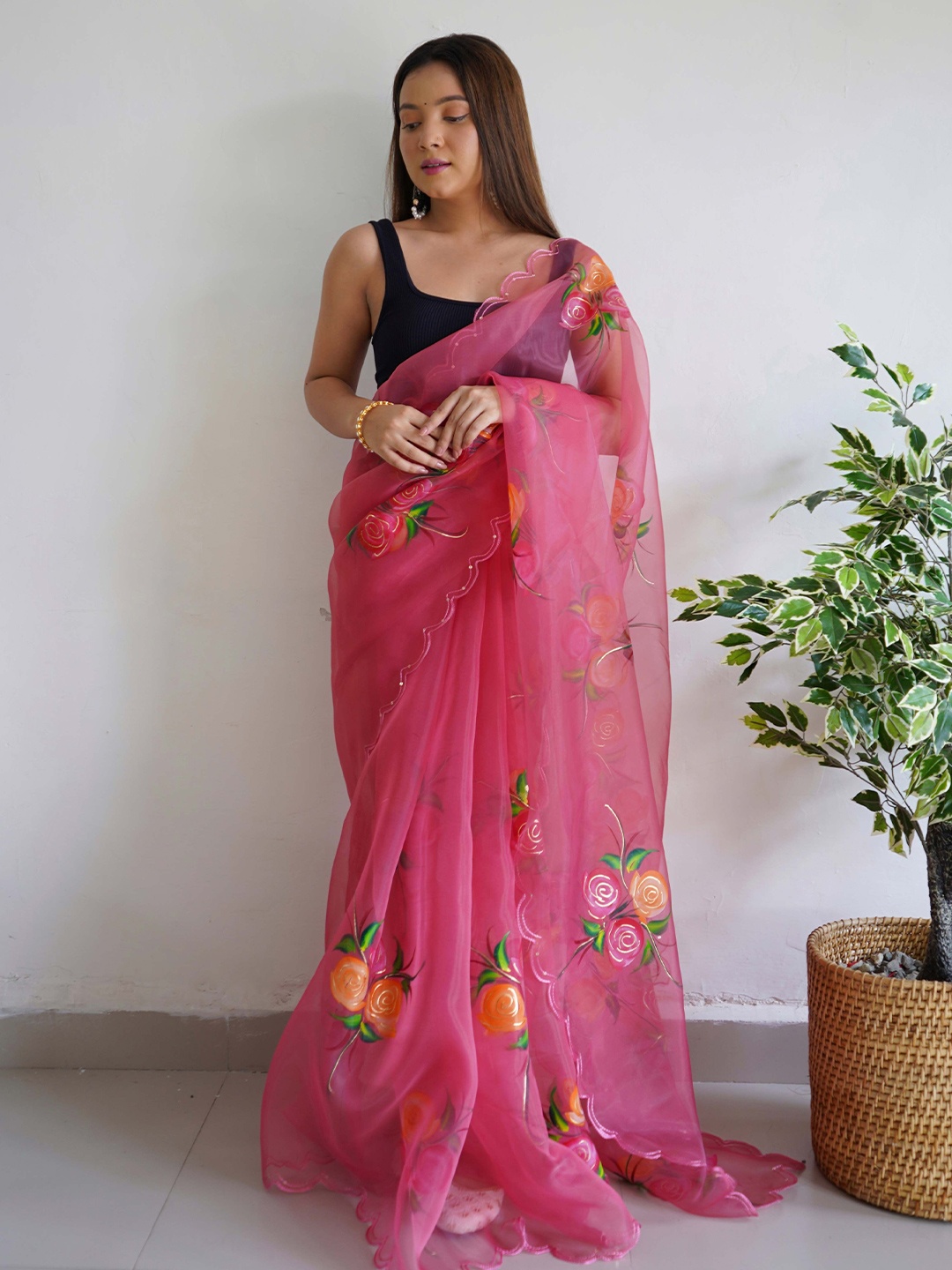 

Vastrasky Global Floral Organza Saree, Pink