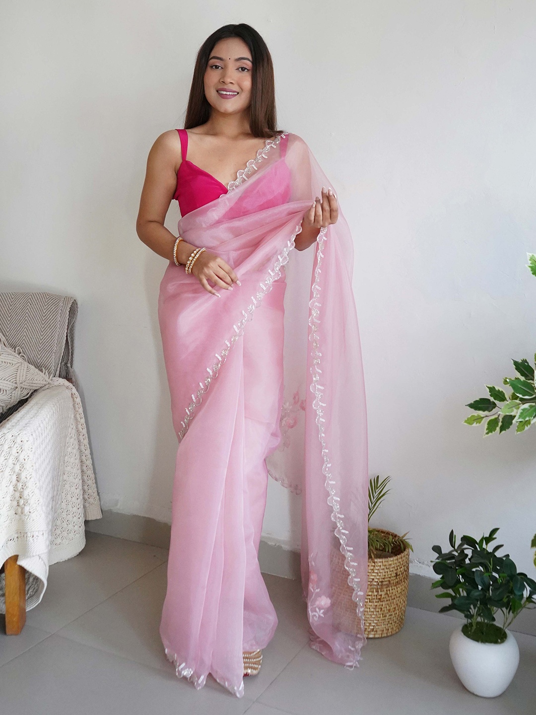 

Vastrasky Global Embroidered Organza Saree, Pink