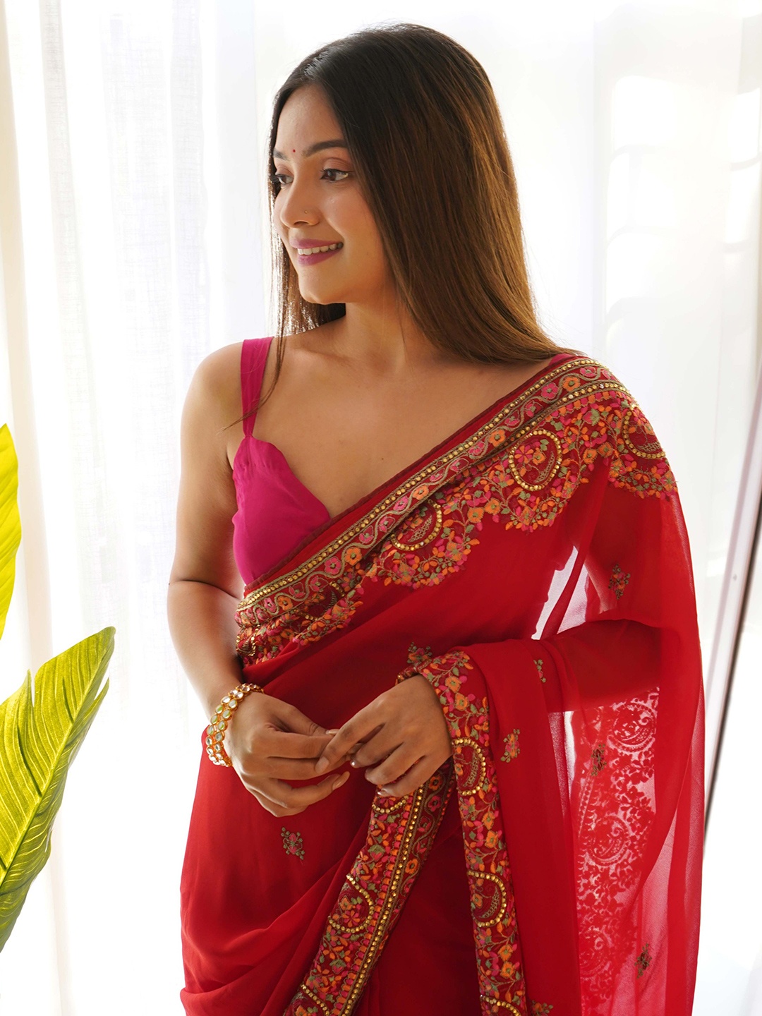 

Vastrasky Global Ethnic Motifs Embroidered Organza Saree, Red