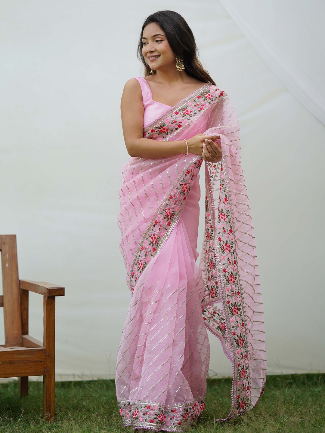 

Vastrasky Global Ethnic Motifs Embroidered Organza Saree, Pink