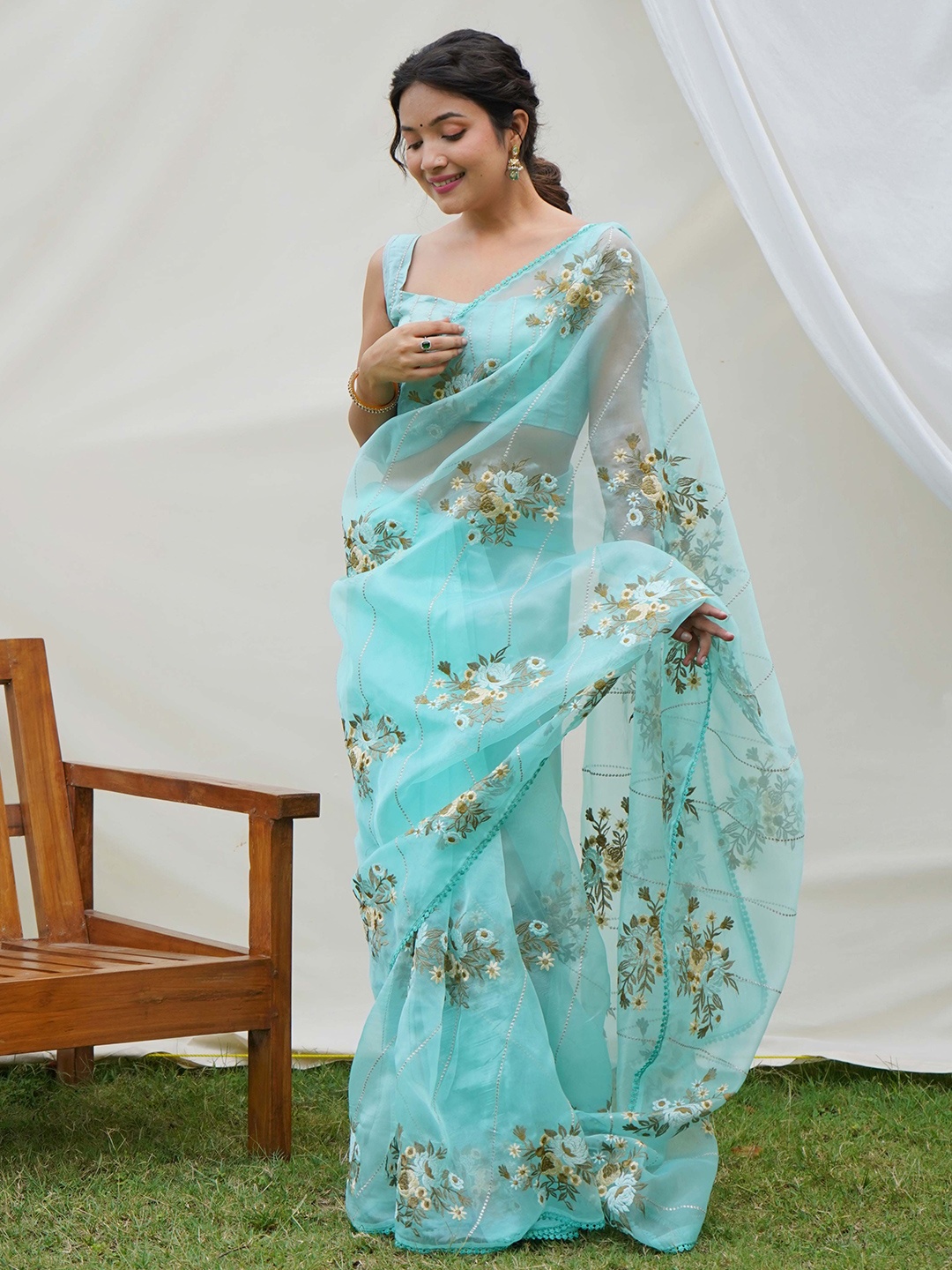 

Vastrasky Global Floral Embroidered Organza Saree, Blue