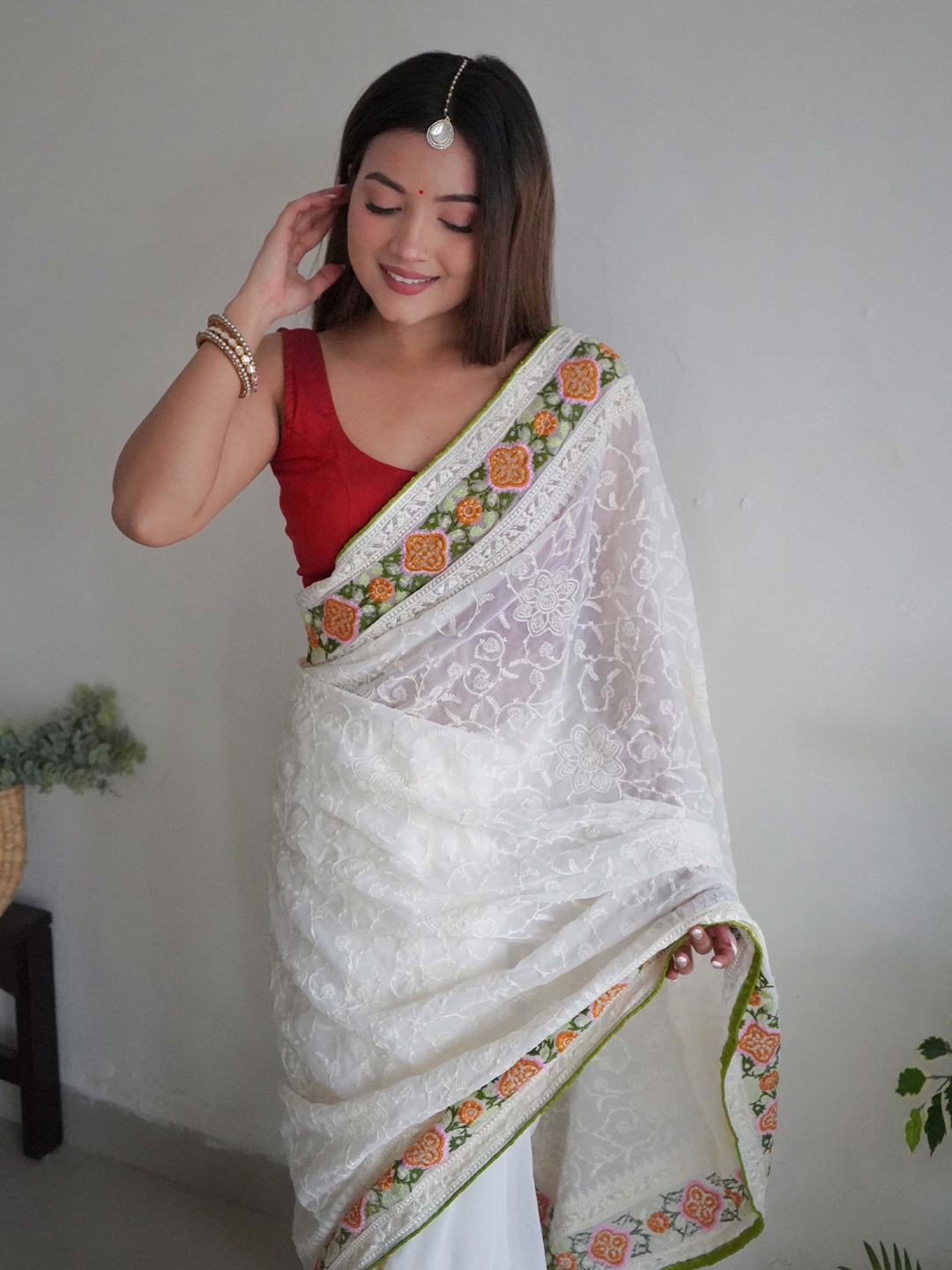 

Vastrasky Global Floral Embroidered Organza Saree, White