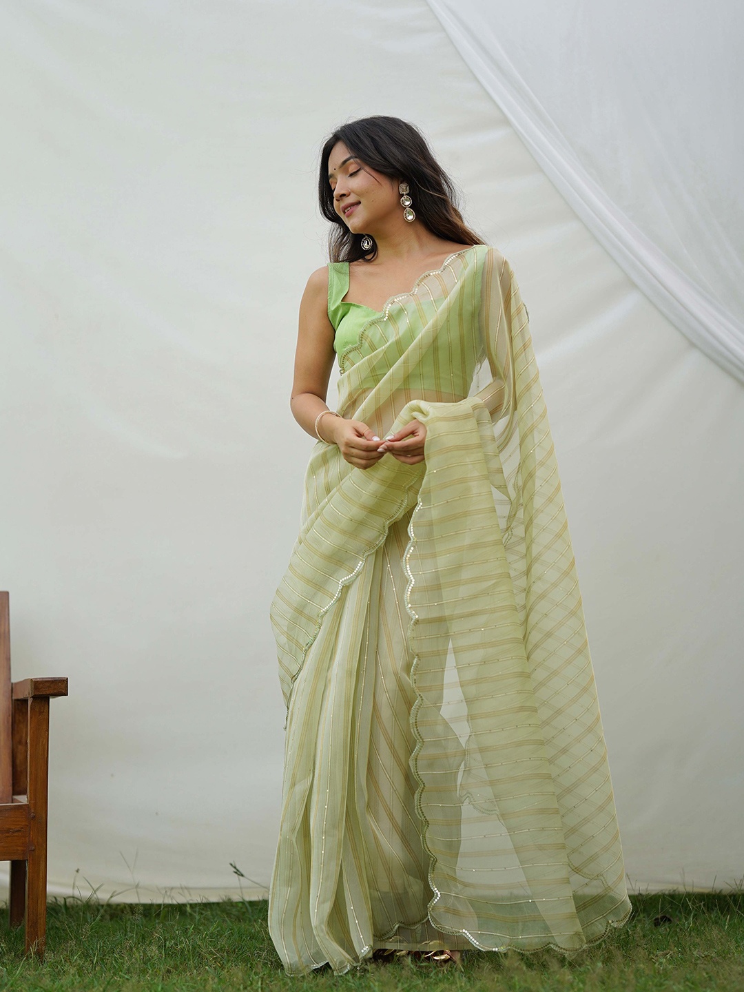 

Vastrasky Global Embellished Sequinned Organza Saree, Green
