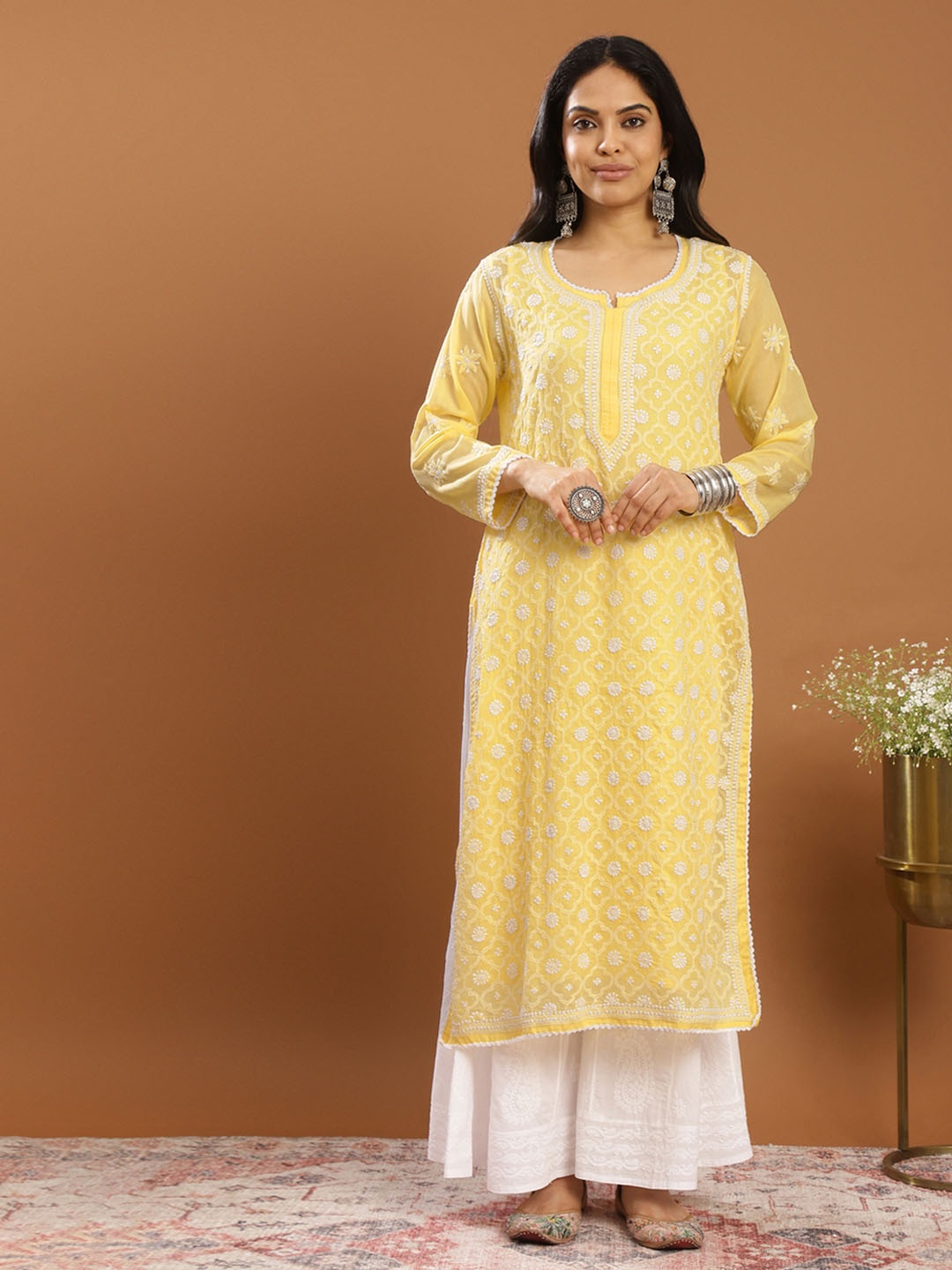 

Tahiliya Women Ethnic Motifs Embroidered Kurta, Yellow
