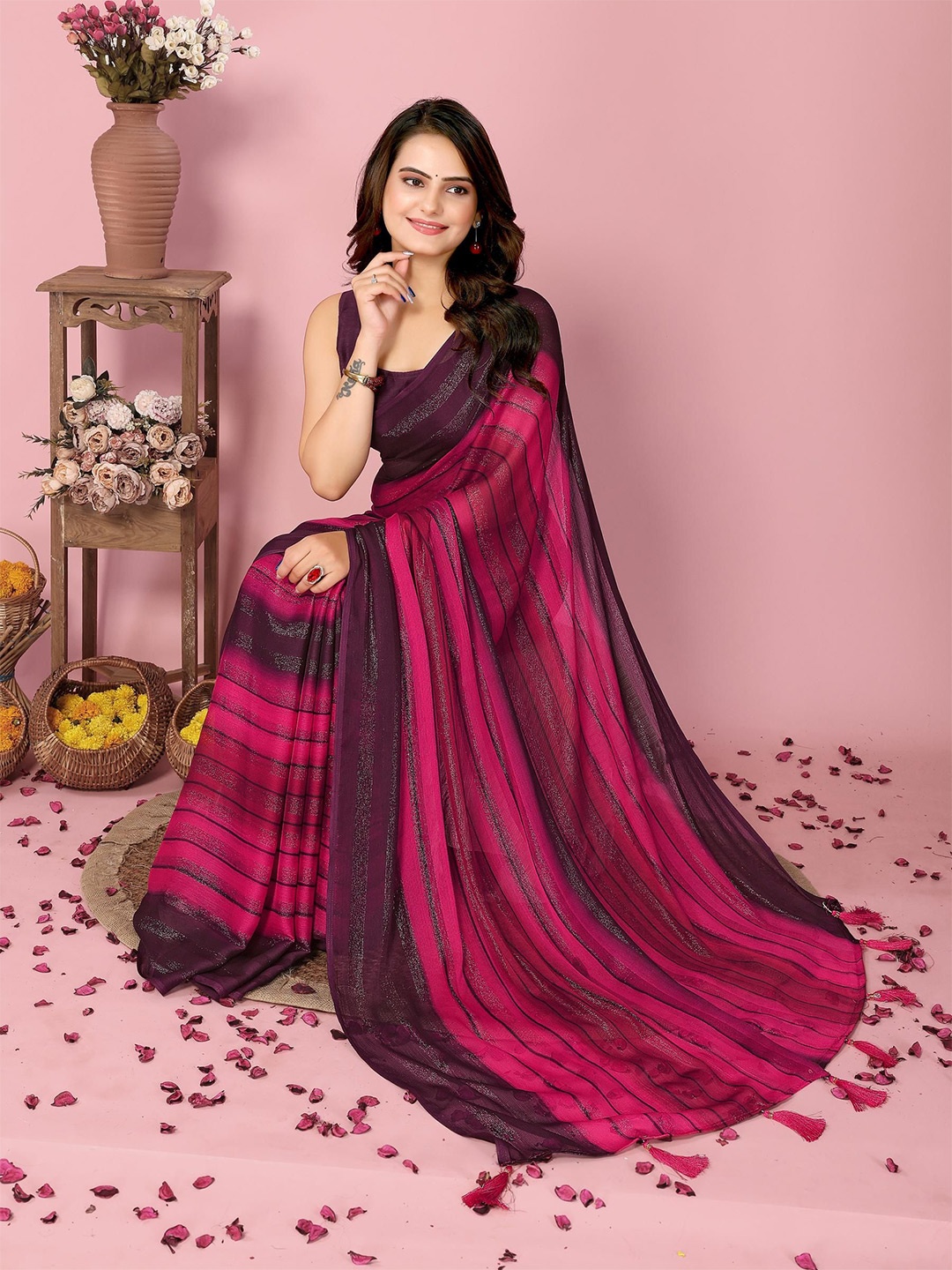 

VAIRAGEE Striped Ready to Wear Saree, Magenta