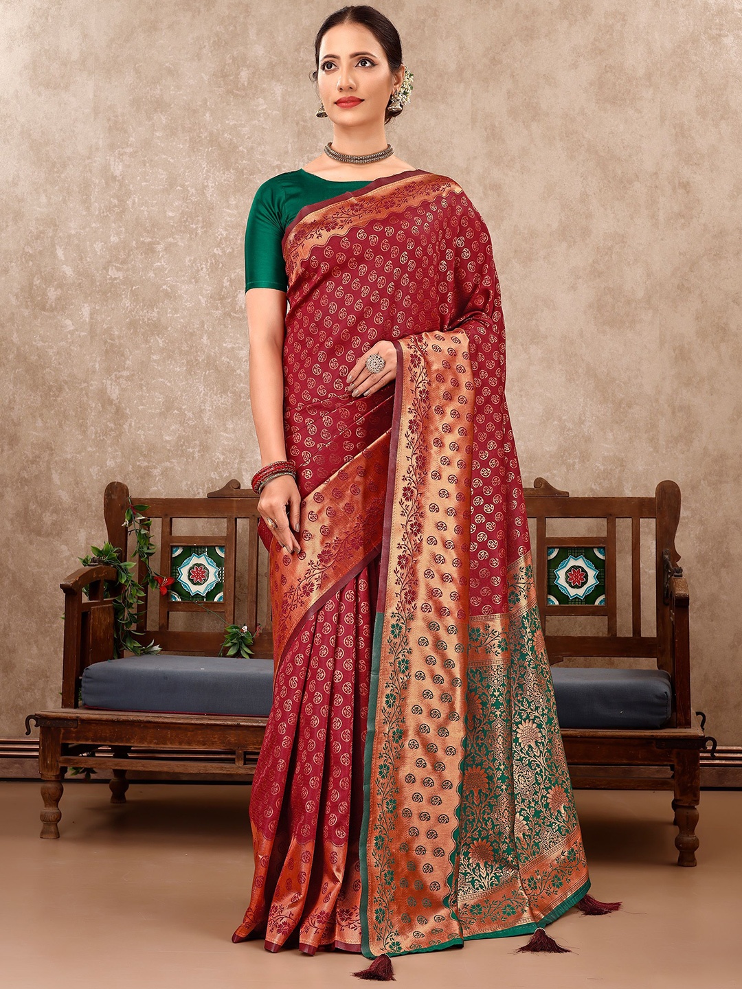 

VIRICA Ethnic Motifs Zari Pure Silk Banarasi Saree, Red