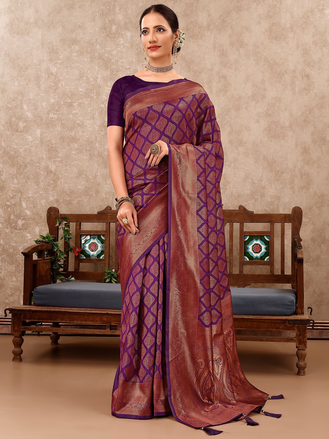 

VIRICA Woven Design Zari Pure Silk Banarasi Saree, Purple