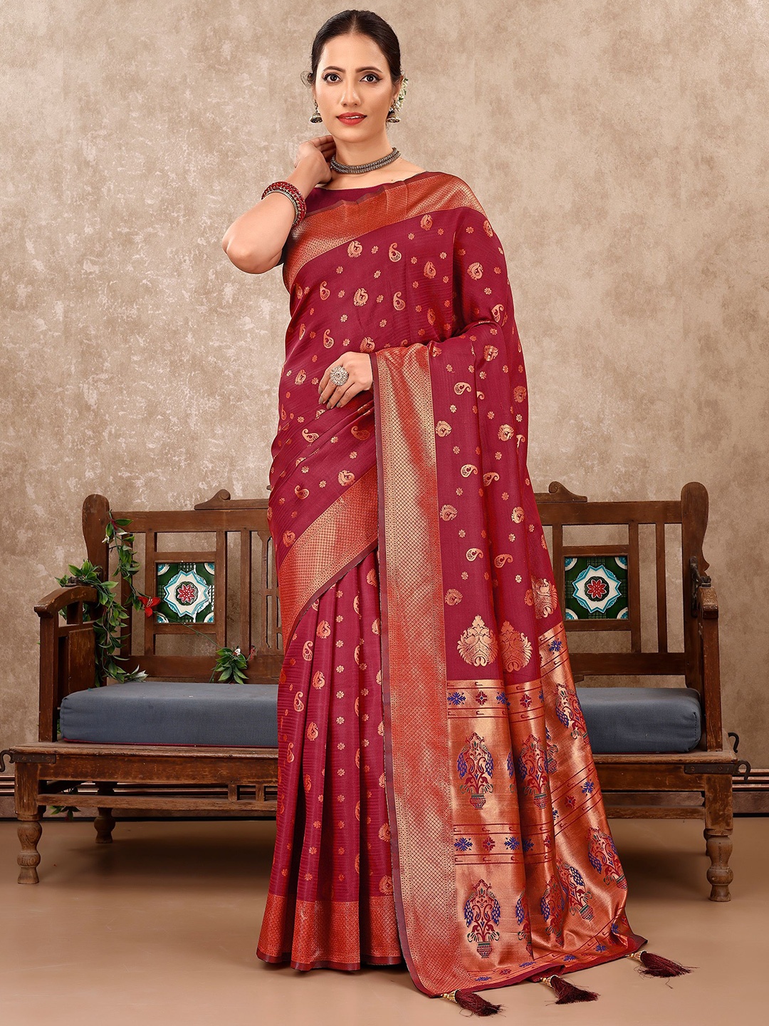 

VIRICA Ethnic Motifs Zari Pure Silk Banarasi Saree, Red