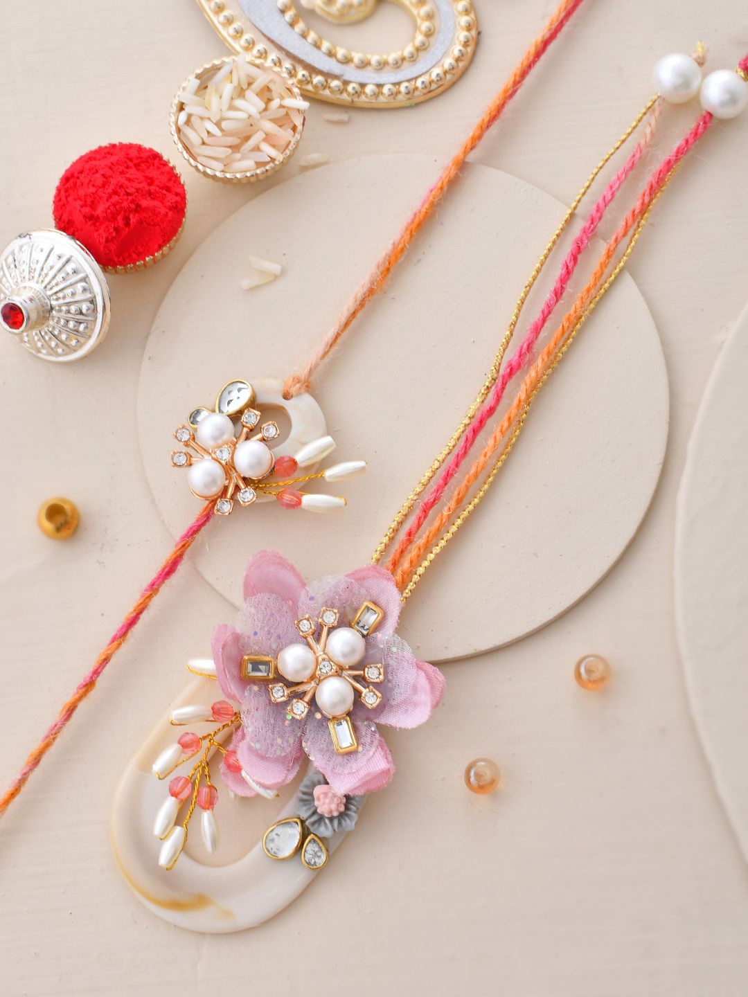 

Aapno Rajasthan Thread Rakhi, Pink