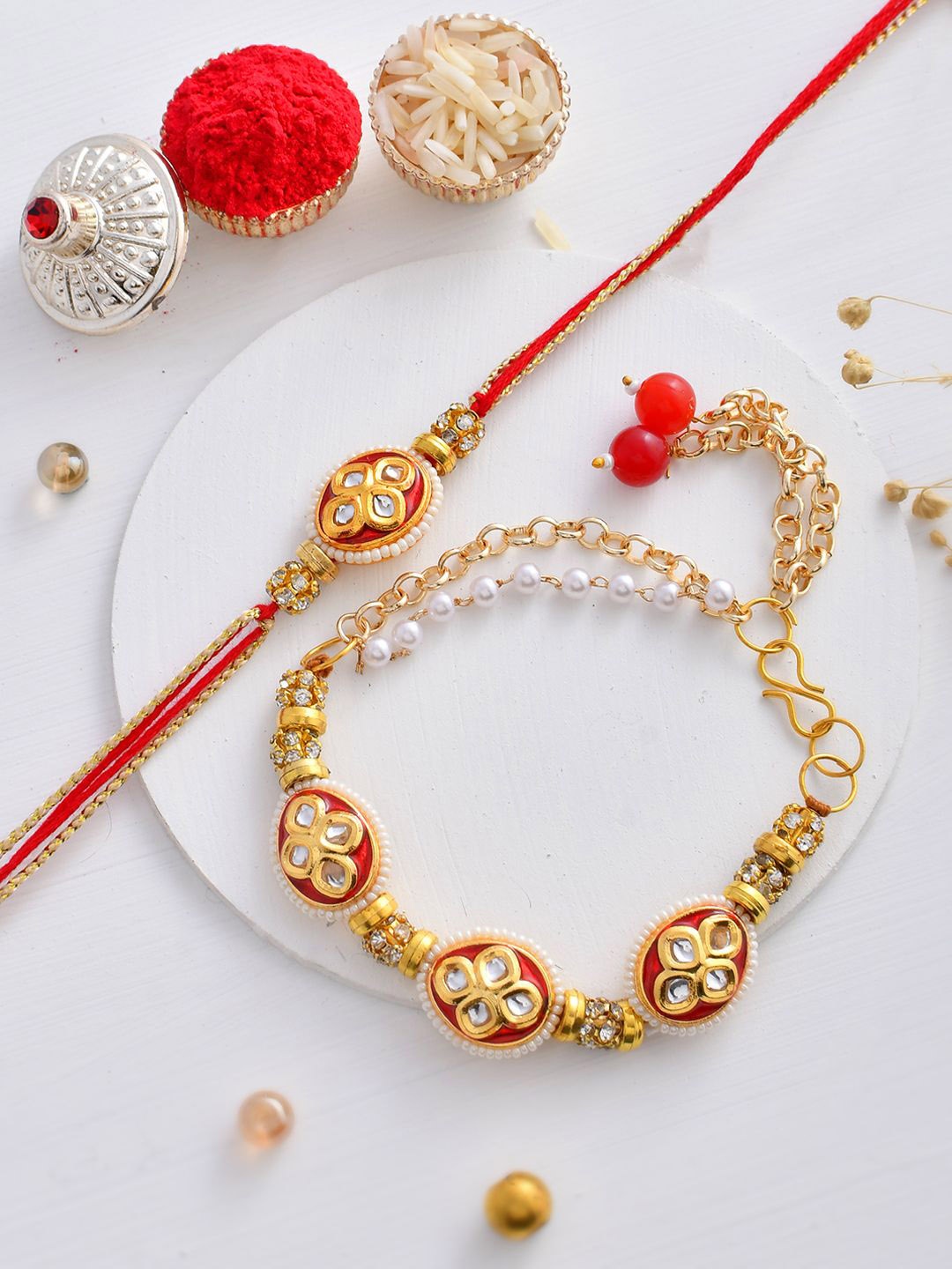 

Aapno Rajasthan Thread Rakhi, Gold