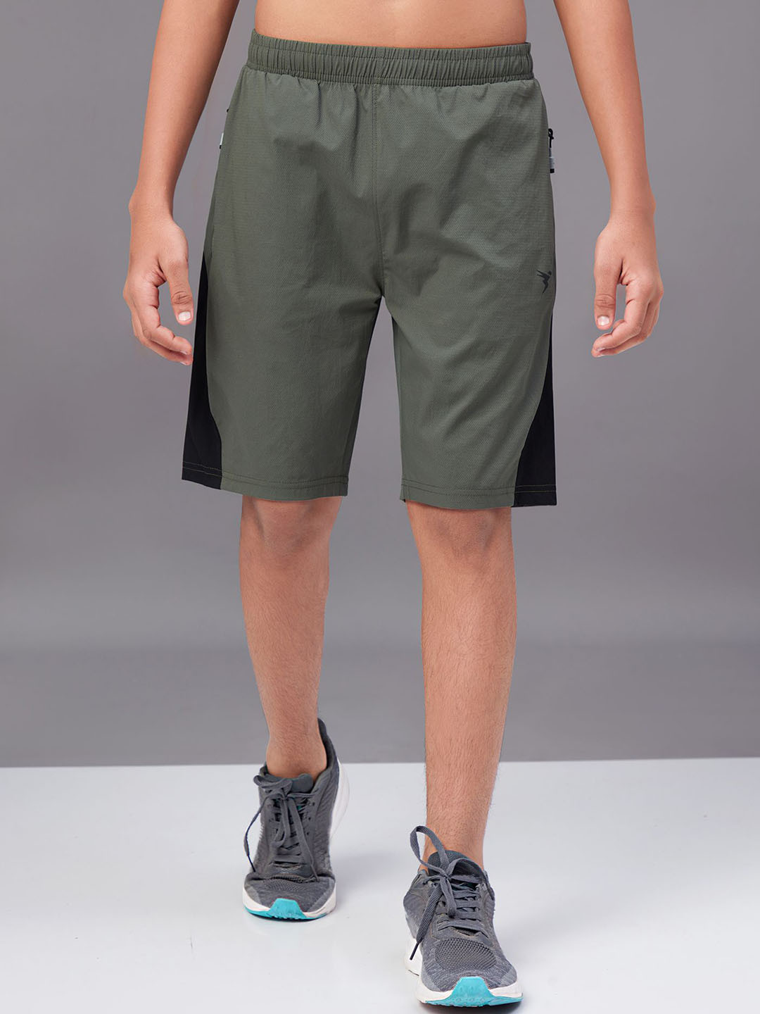 

Technosport Boys Colorblock Slim Fit Shorts, Green