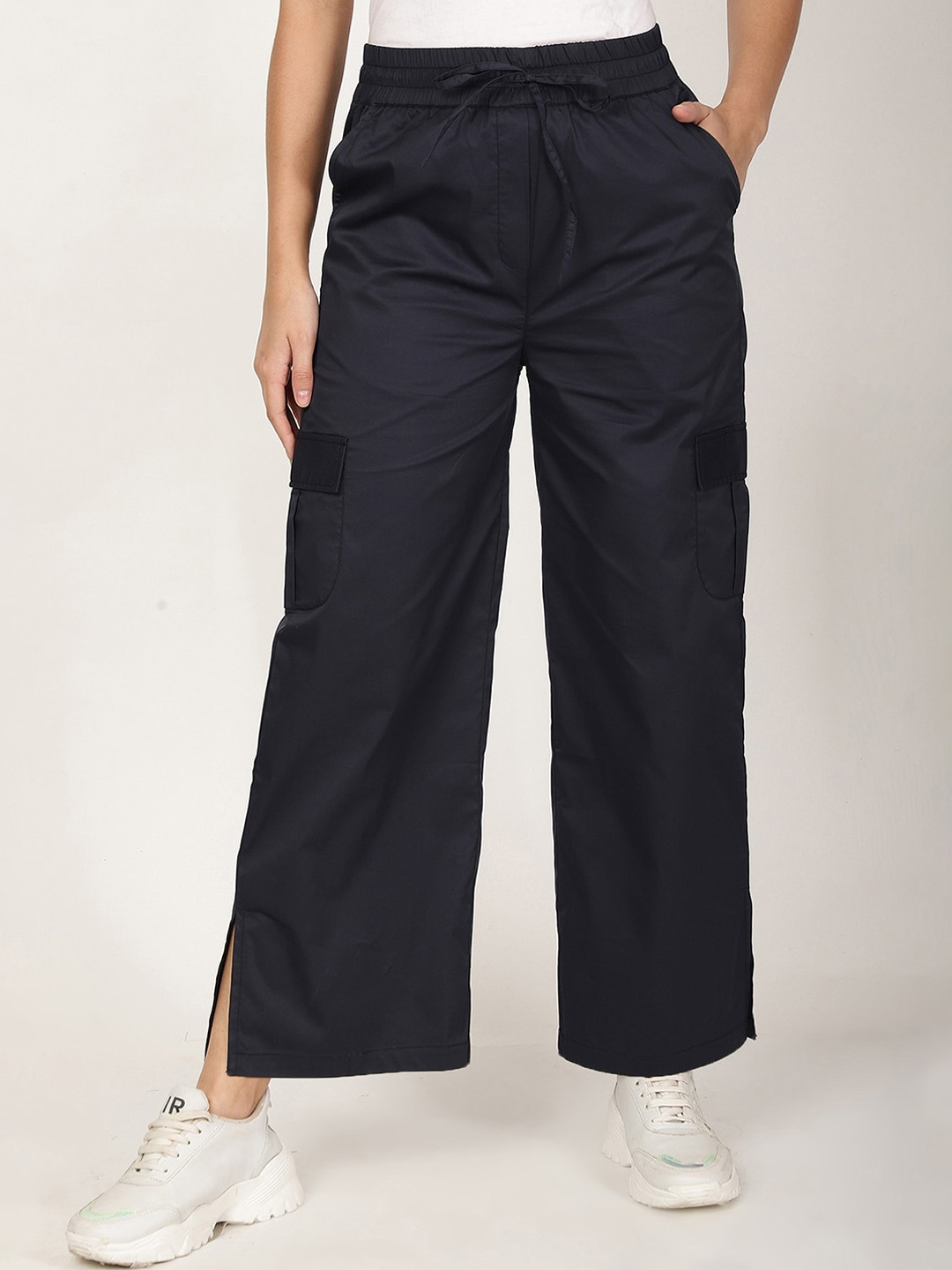 

FUTURO Women Mid-Rise Cargos Trousers, Navy blue