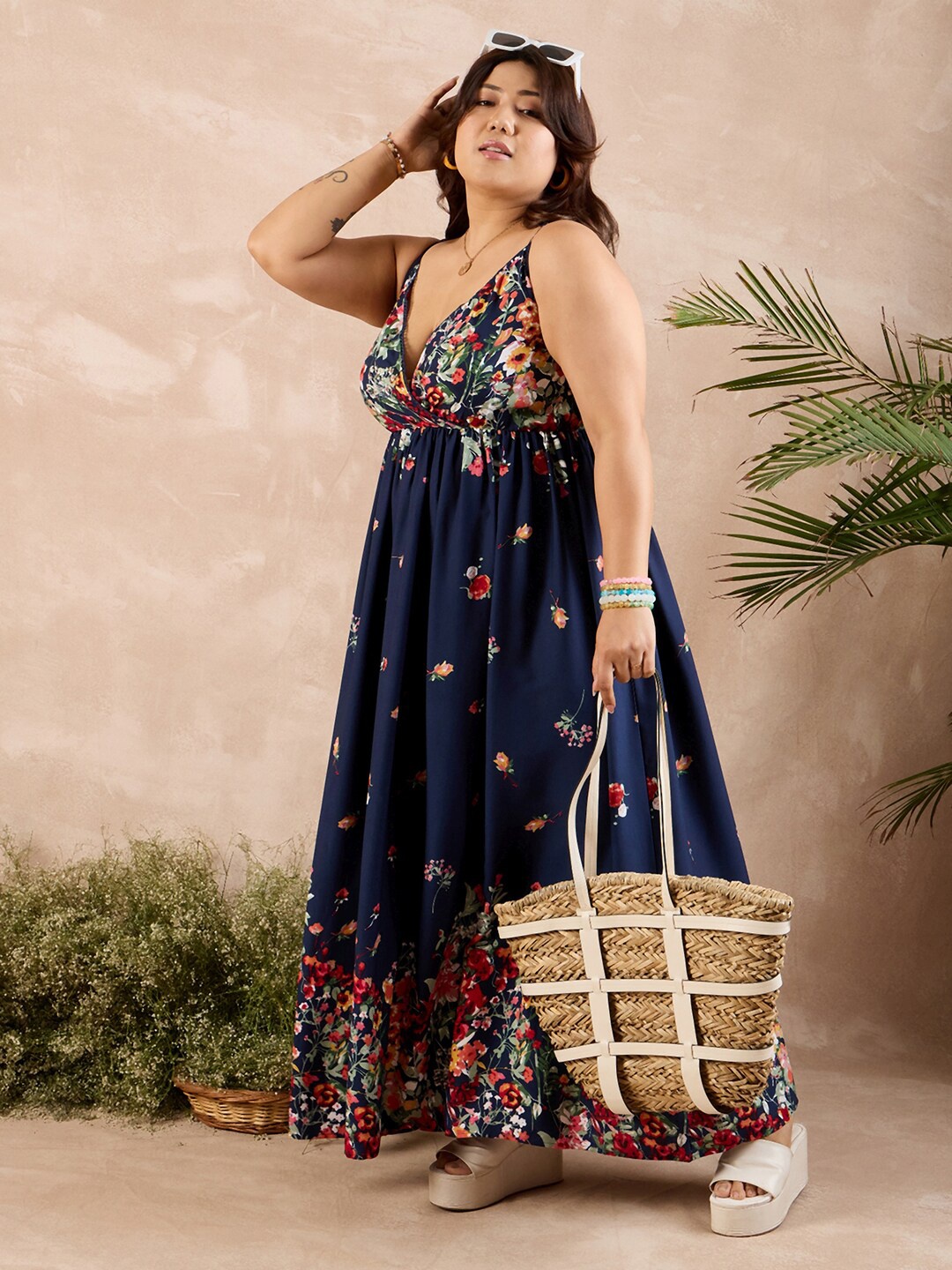

Berrylush Curve Women Floral Print Maxi Dress, Navy blue