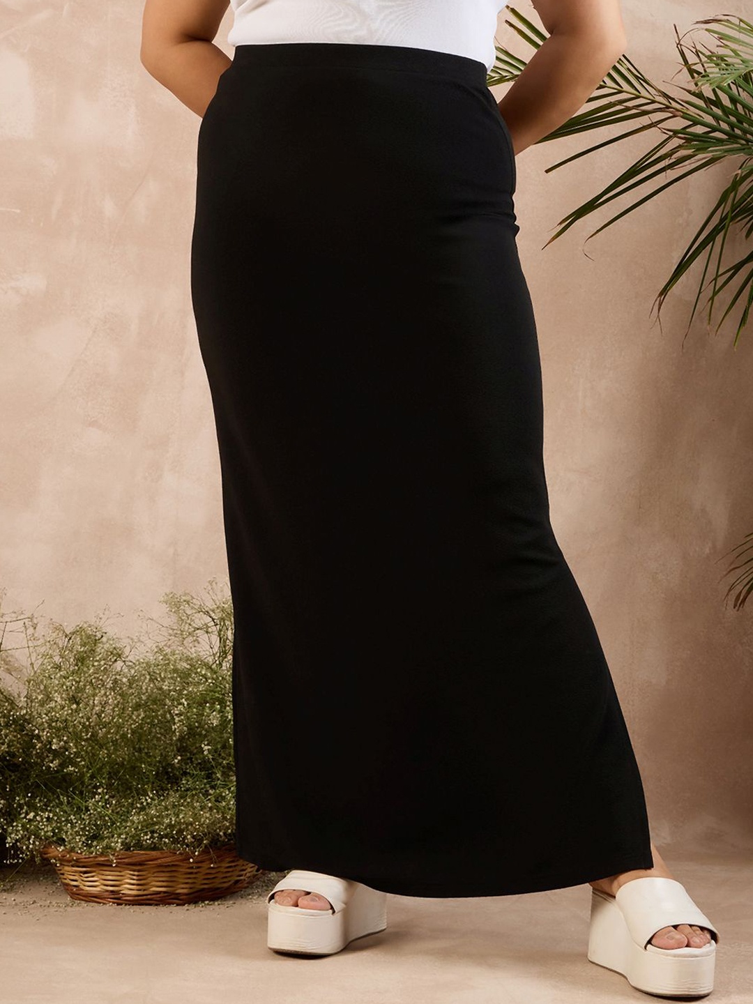 

Berrylush Curve Women Solid High Rise Split-Thigh Maxi Pencil Skirt, Black