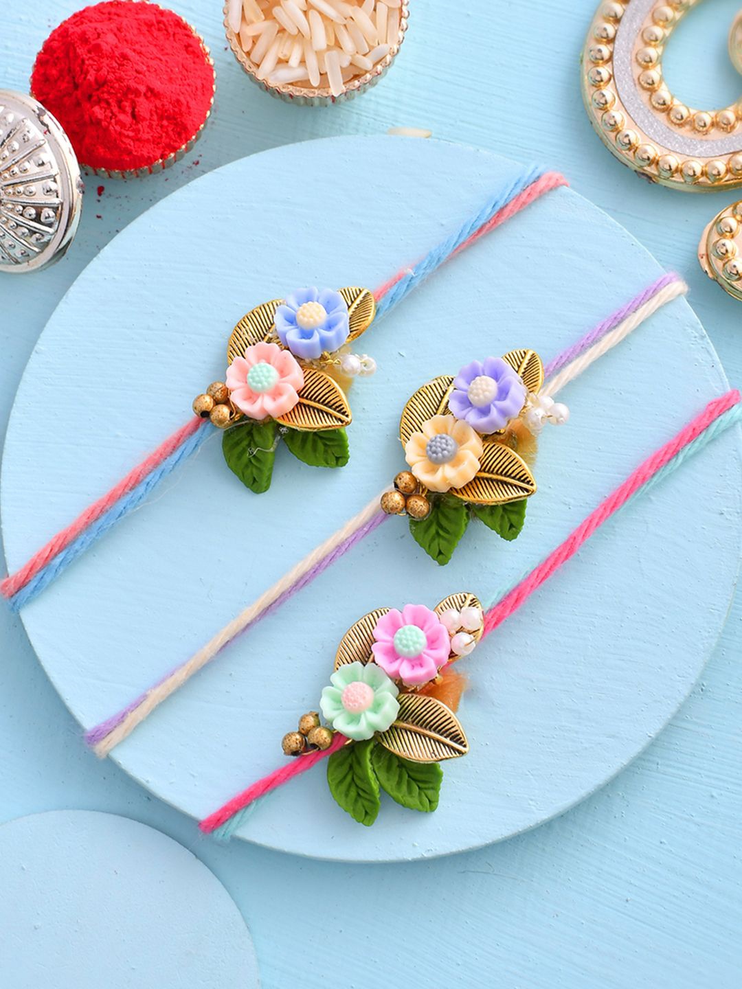

Aapno Rajasthan Thread Rakhi, Gold