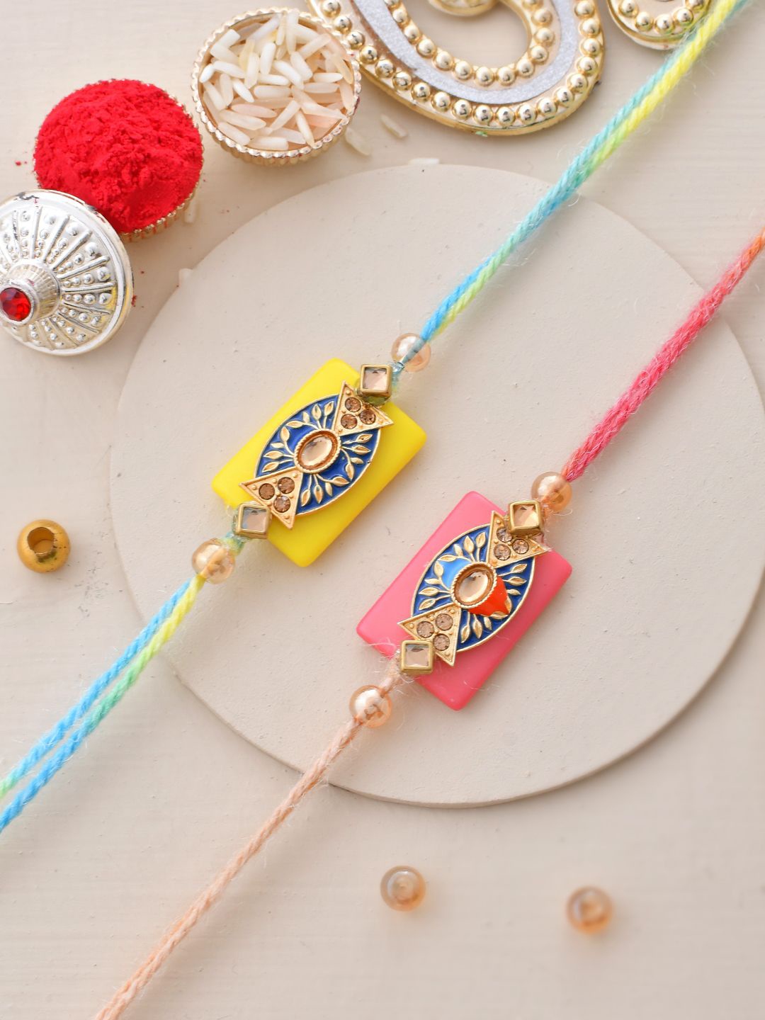 

Aapno Rajasthan Thread Rakhi, Red