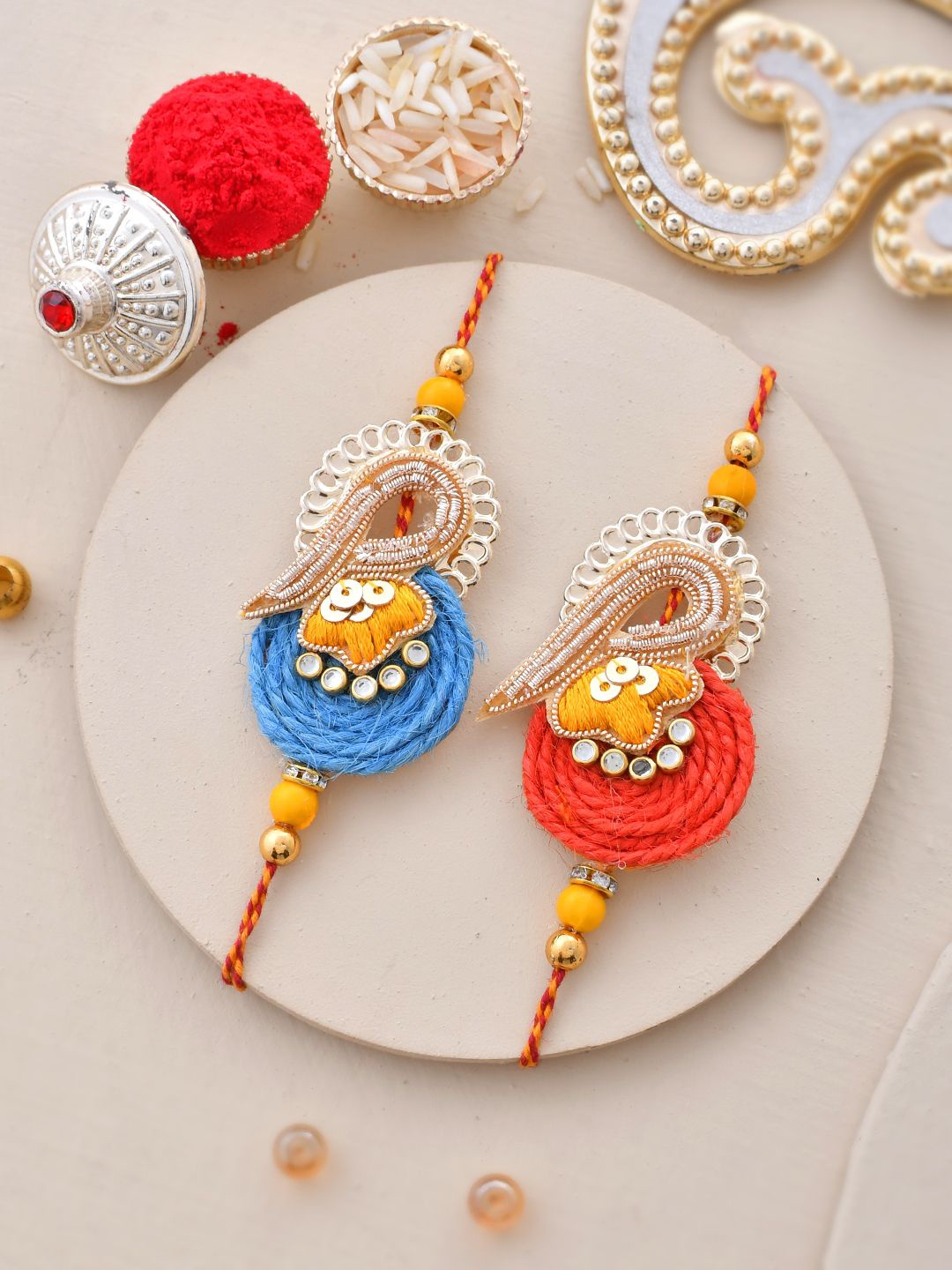 

Aapno Rajasthan Thread Rakhi, Gold