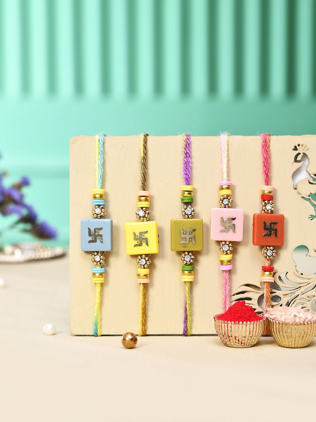 

Aapno Rajasthan Thread Rakhi, Gold