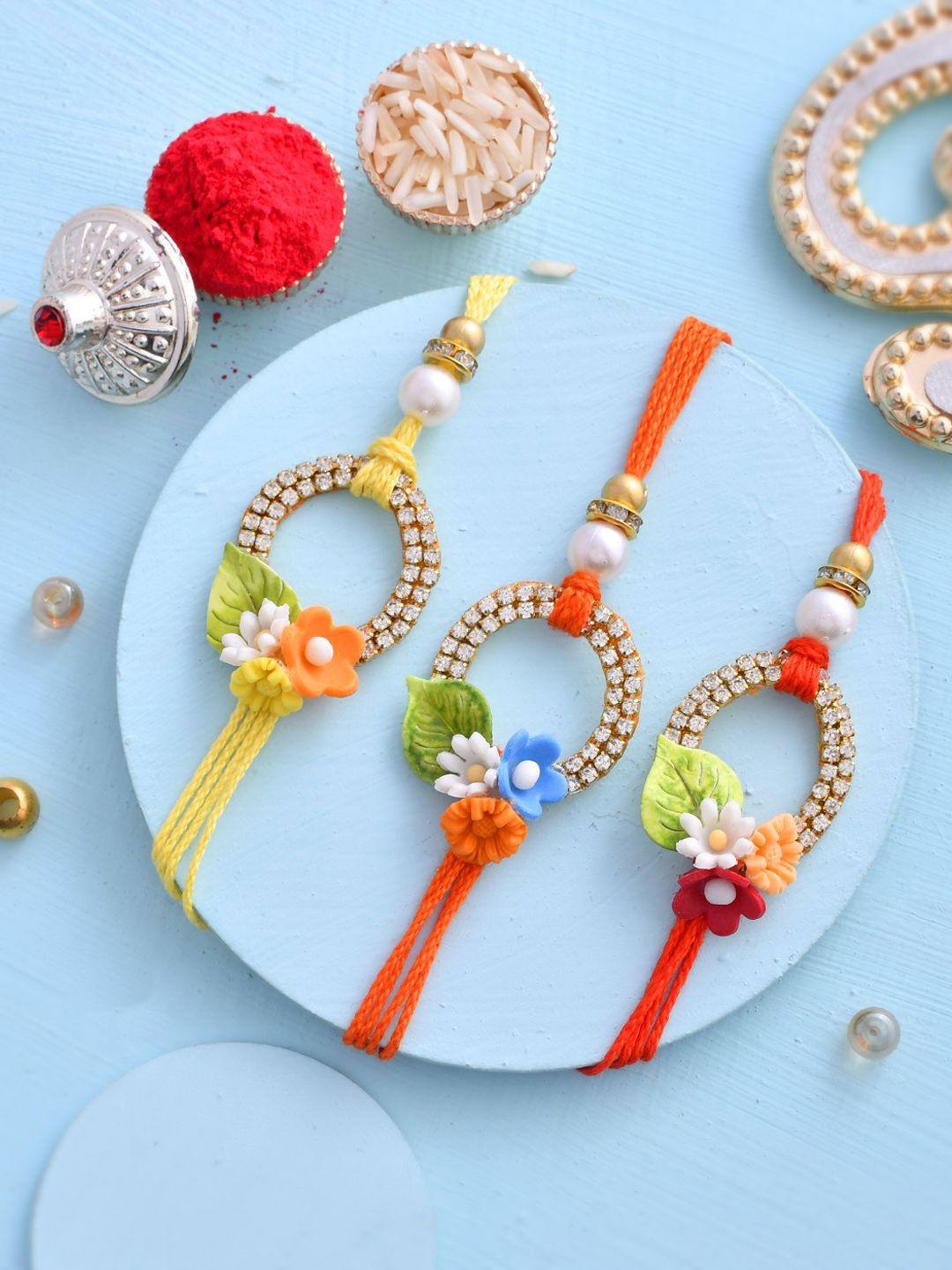 

Aapno Rajasthan Multistrand Rakhi, Gold