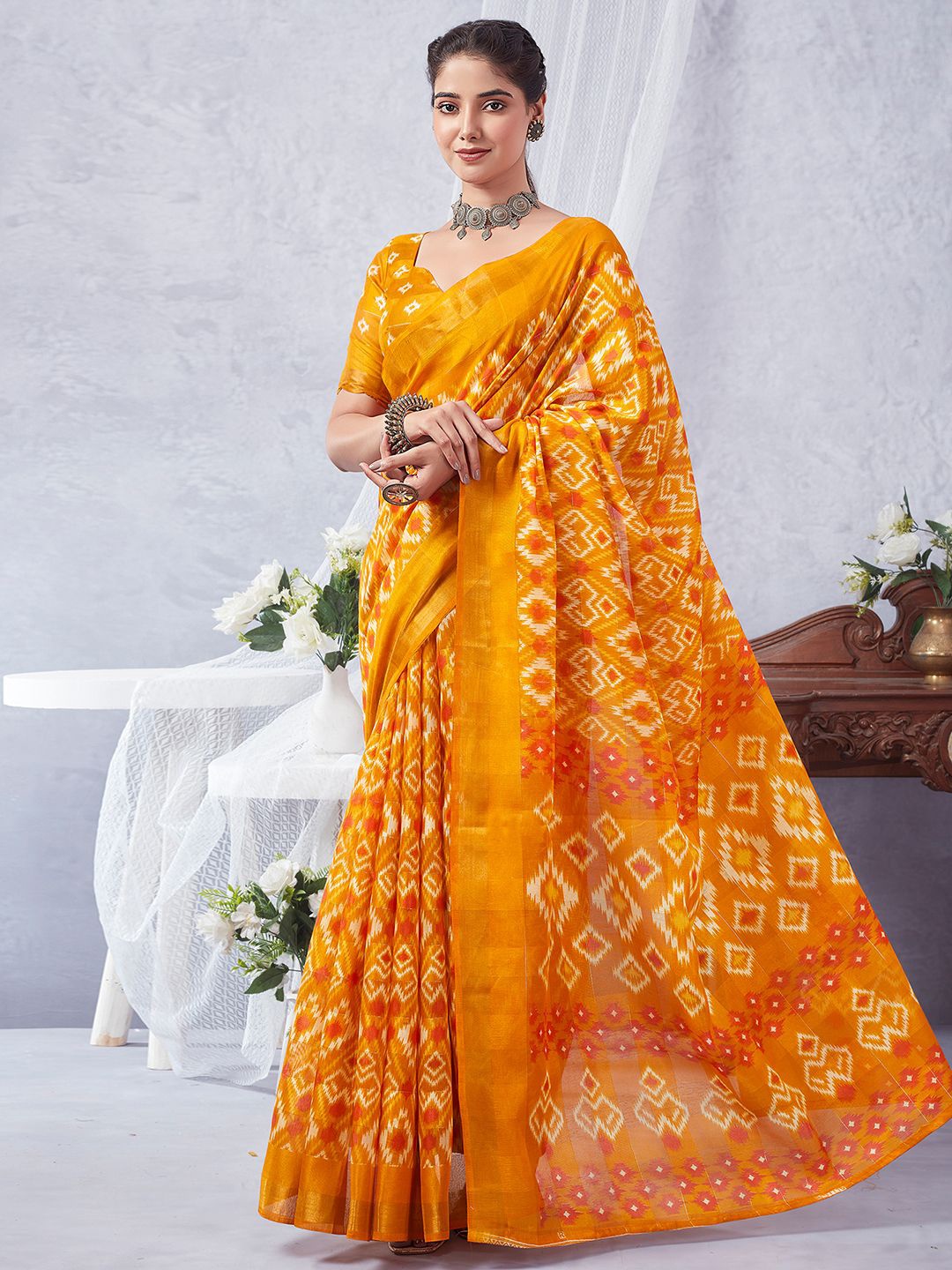 

KALINI Bandhani Printed Zari Saree, Yellow